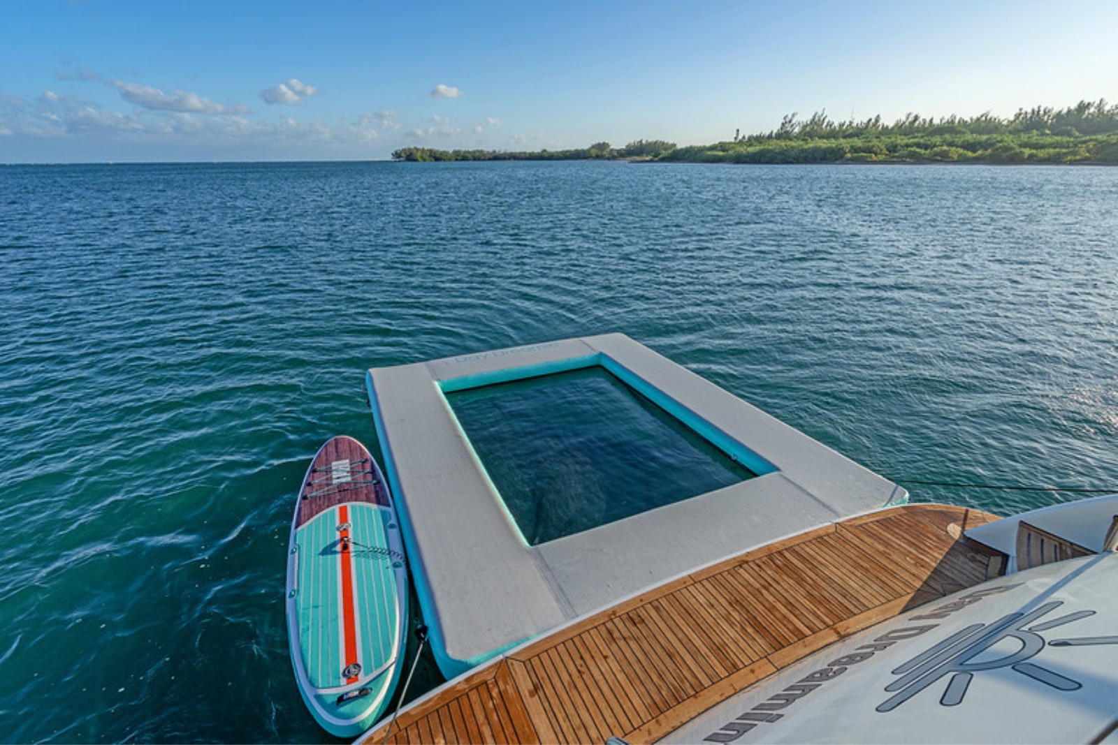 90' Azimut A yacht charter Miami photo 7