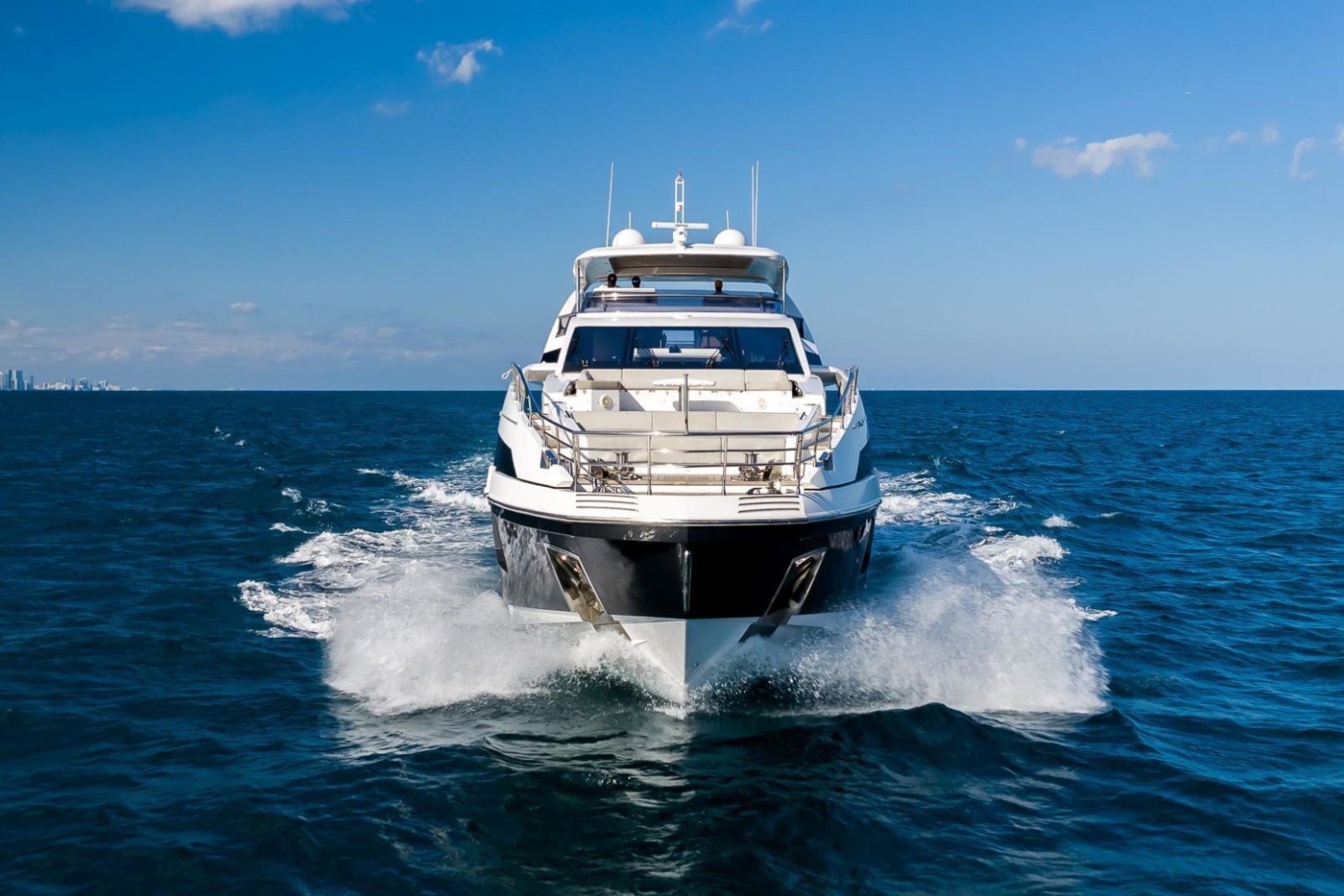90' Azimut M yacht charter Miami photo 2