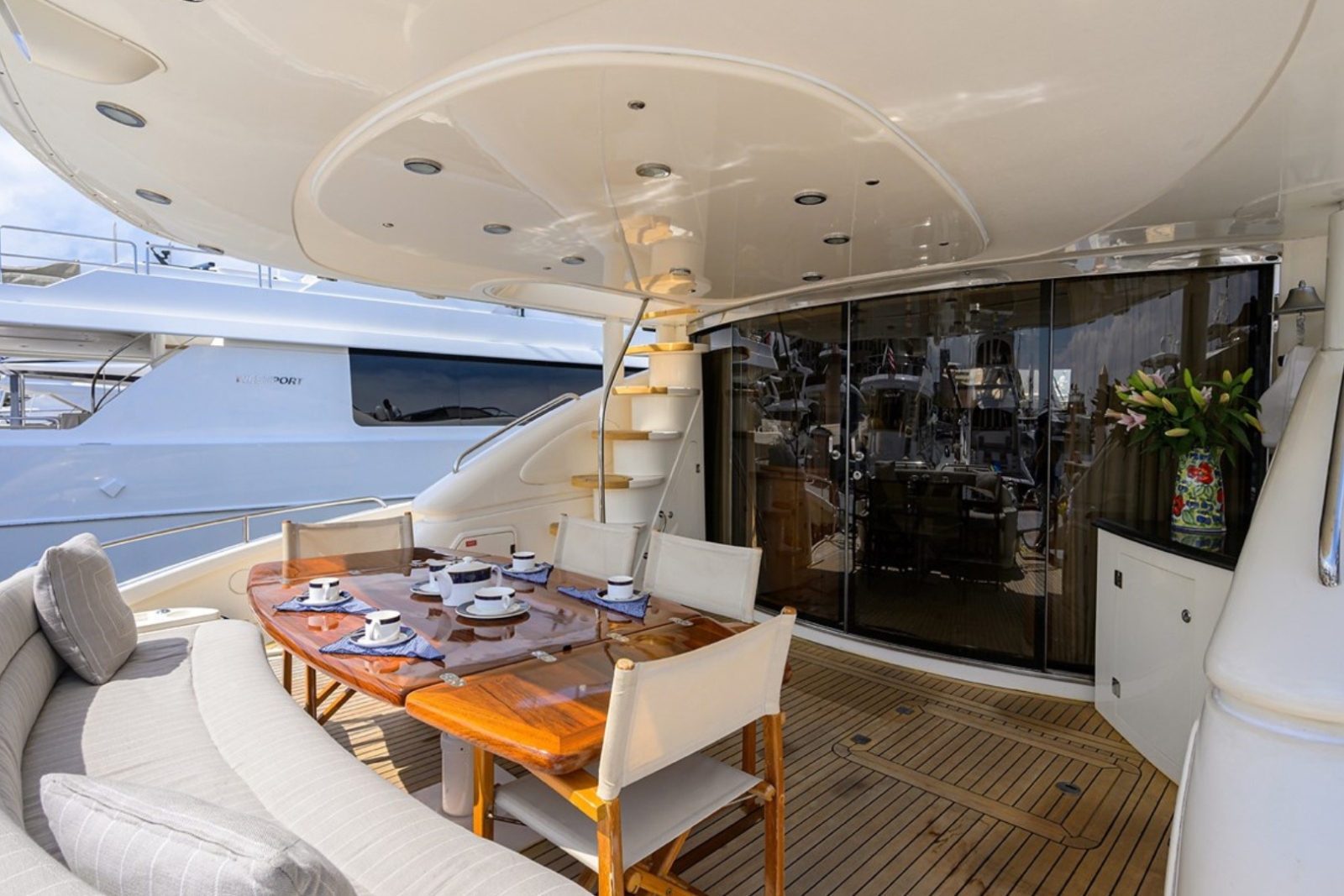 90' Sunseeker yacht charter Miami photo 3