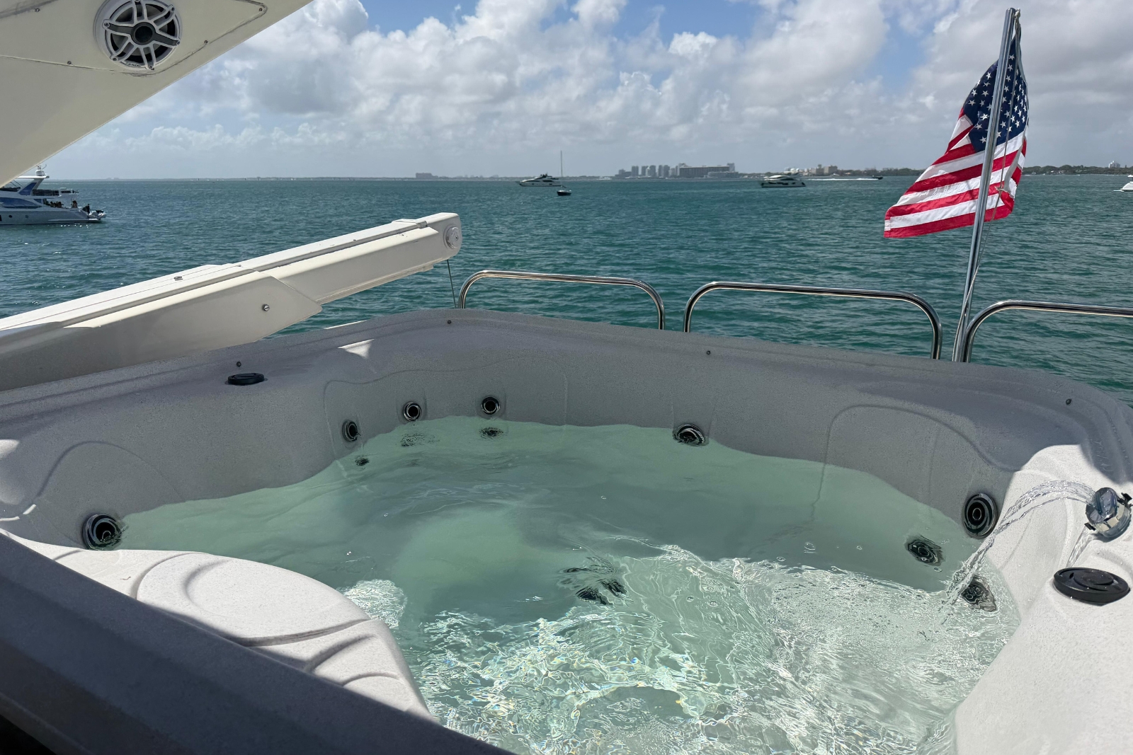 90' Sunseeker yacht charter Miami photo 4