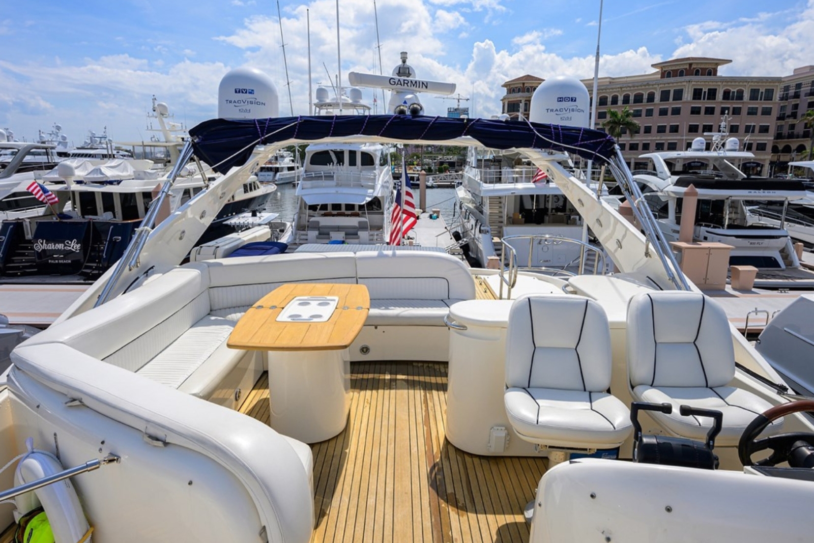 90' Sunseeker yacht charter Miami photo 6
