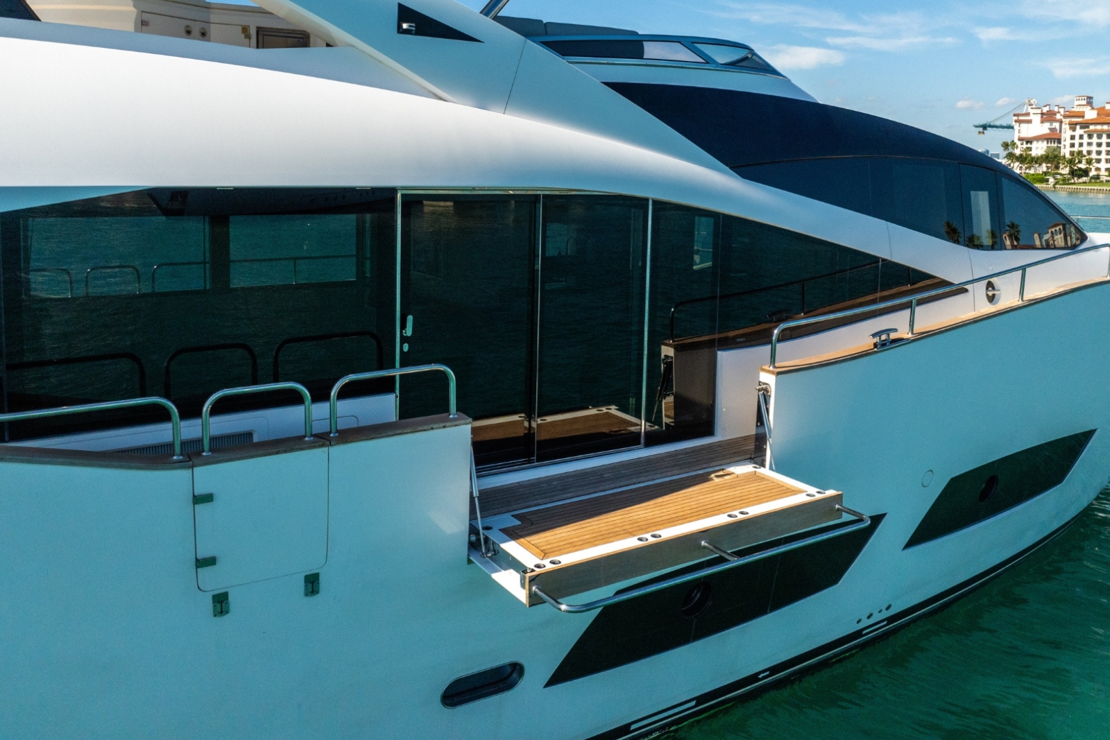 92' Sunseeker D yacht charter Miami photo 4