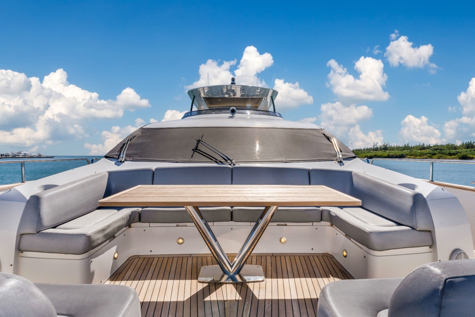 92' Sunseeker D yacht charter Miami photo 5