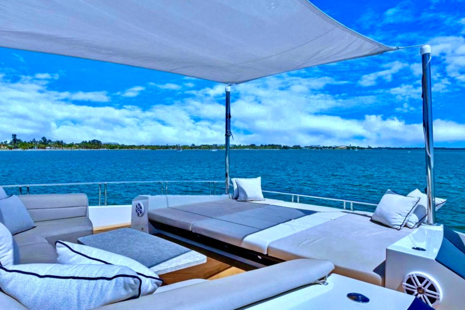 100' OC E yacht charter Miami photo 4