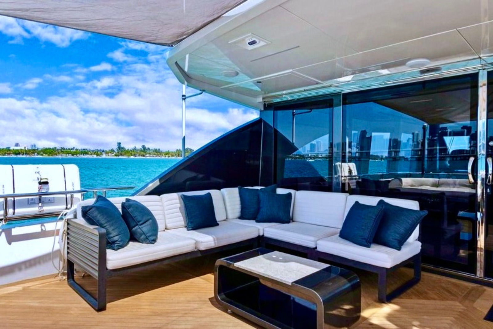 100' OC E yacht charter Miami photo 5