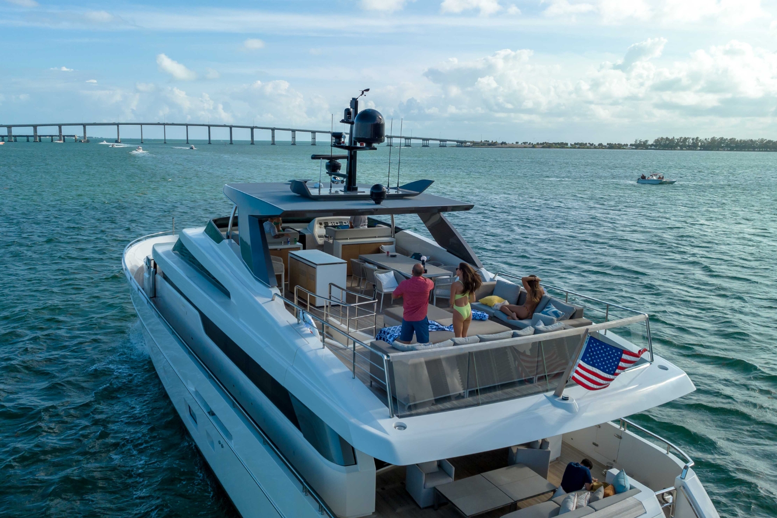 100' San Lorenzo D yacht charter Miami photo 4