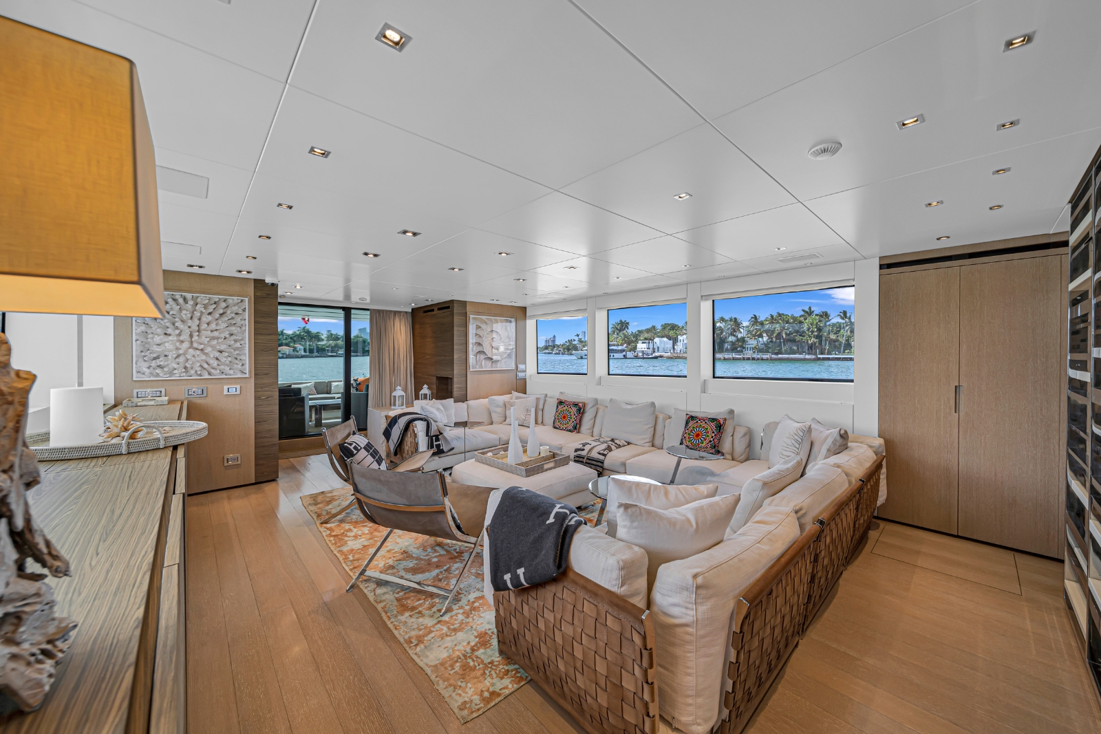 100' San Lorenzo D yacht charter Miami photo 8