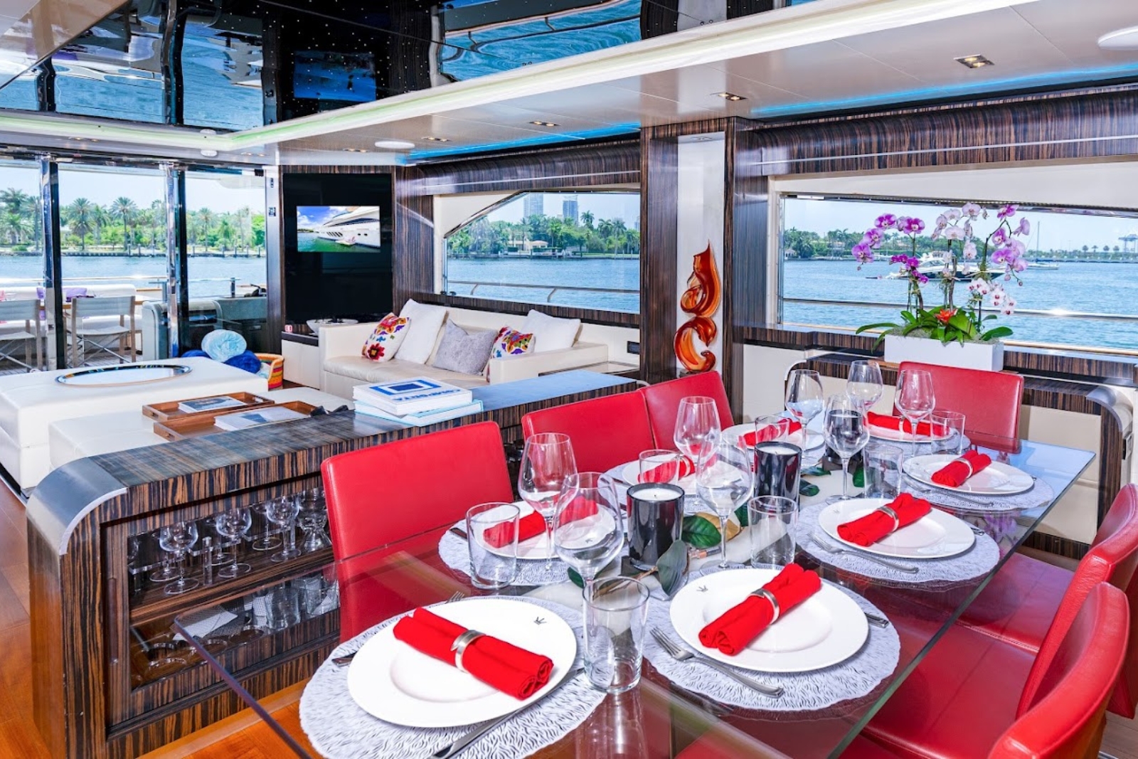 100' Casual yacht charter Miami photo 7