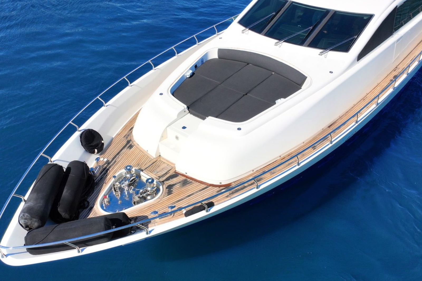 102' Leo R yacht charter Miami photo 2