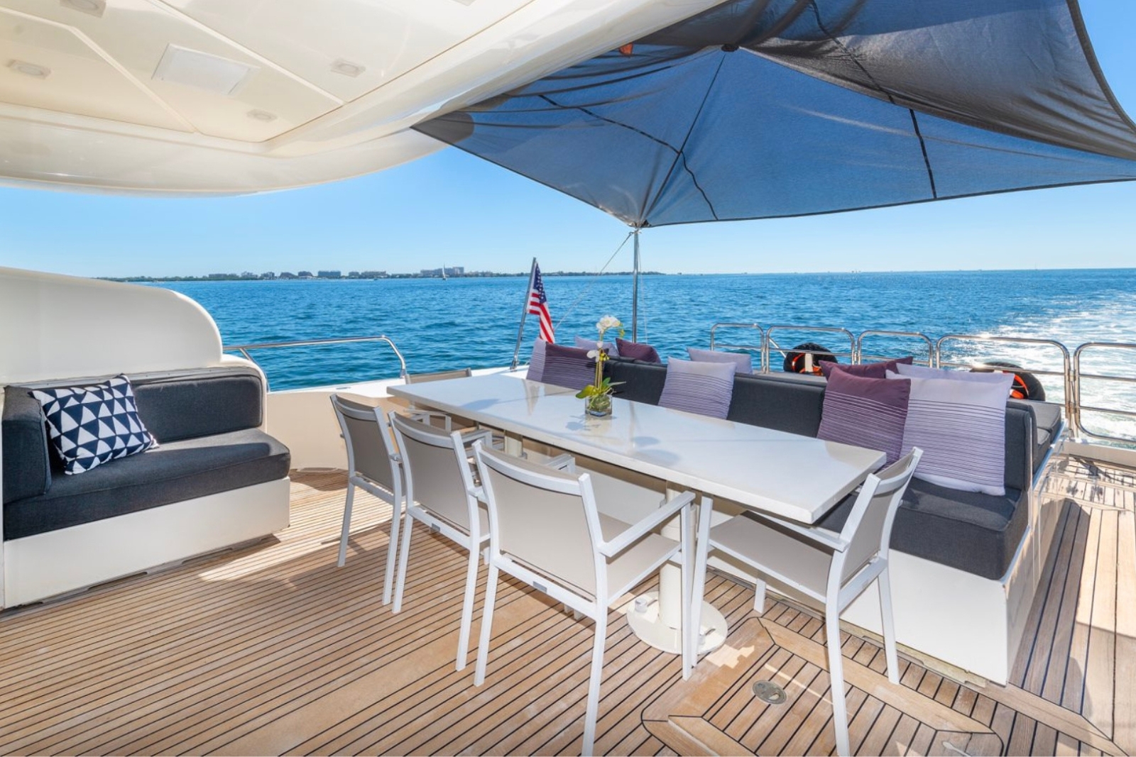 102' Leo R yacht charter Miami photo 4