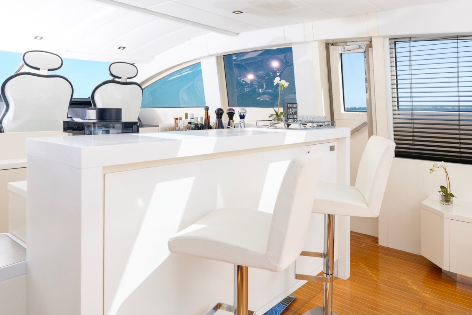 102' Leo R yacht charter Miami photo 5
