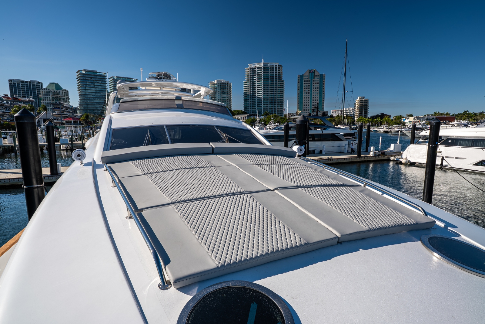 110' Ant yacht charter Miami photo 2
