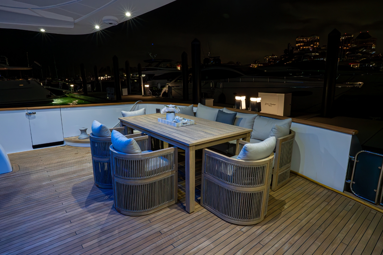 110' Ant yacht charter Miami photo 3