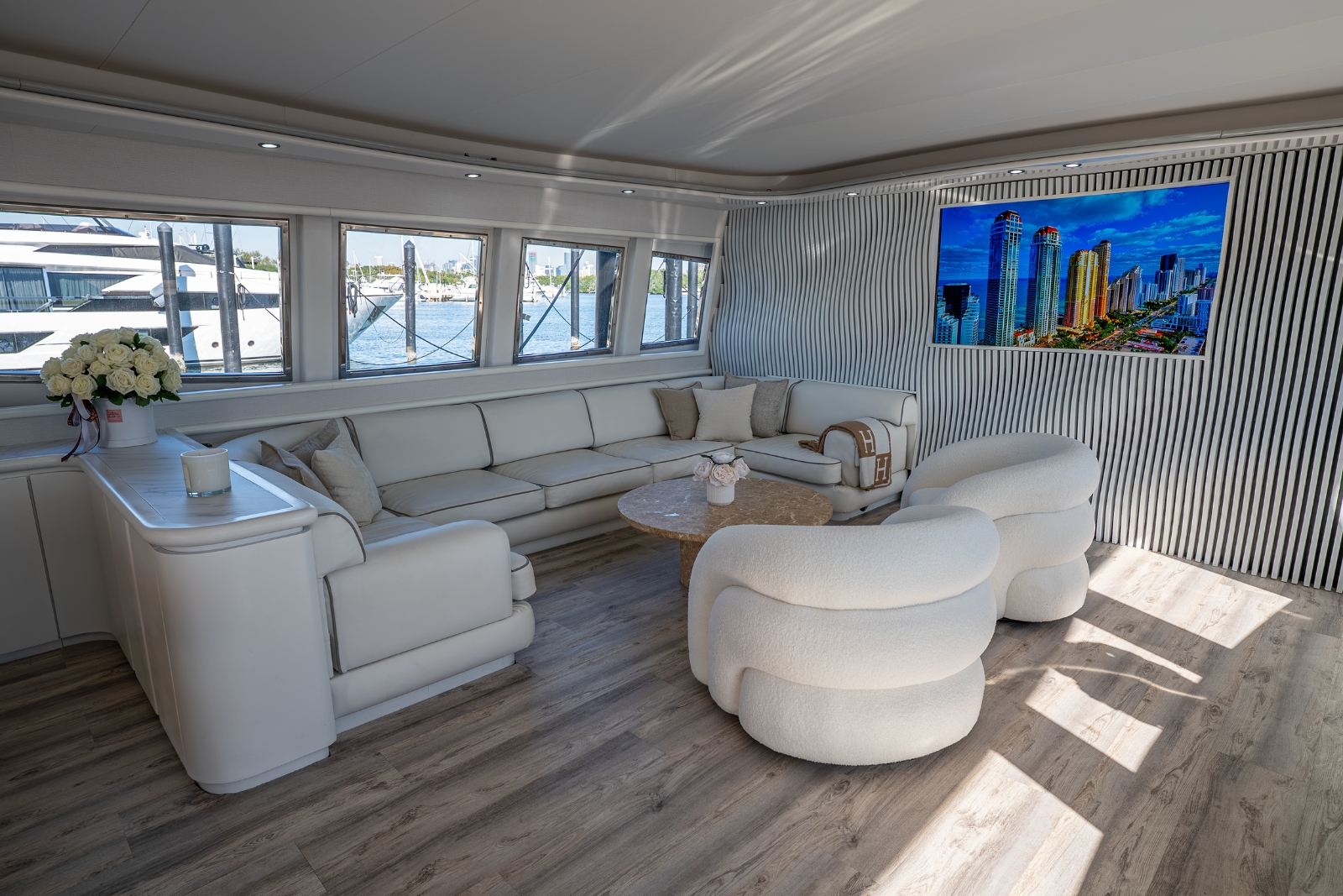 110' Ant yacht charter Miami photo 5