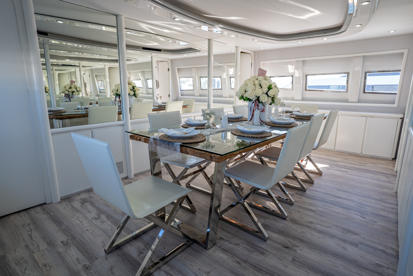 110' Ant yacht charter Miami photo 6