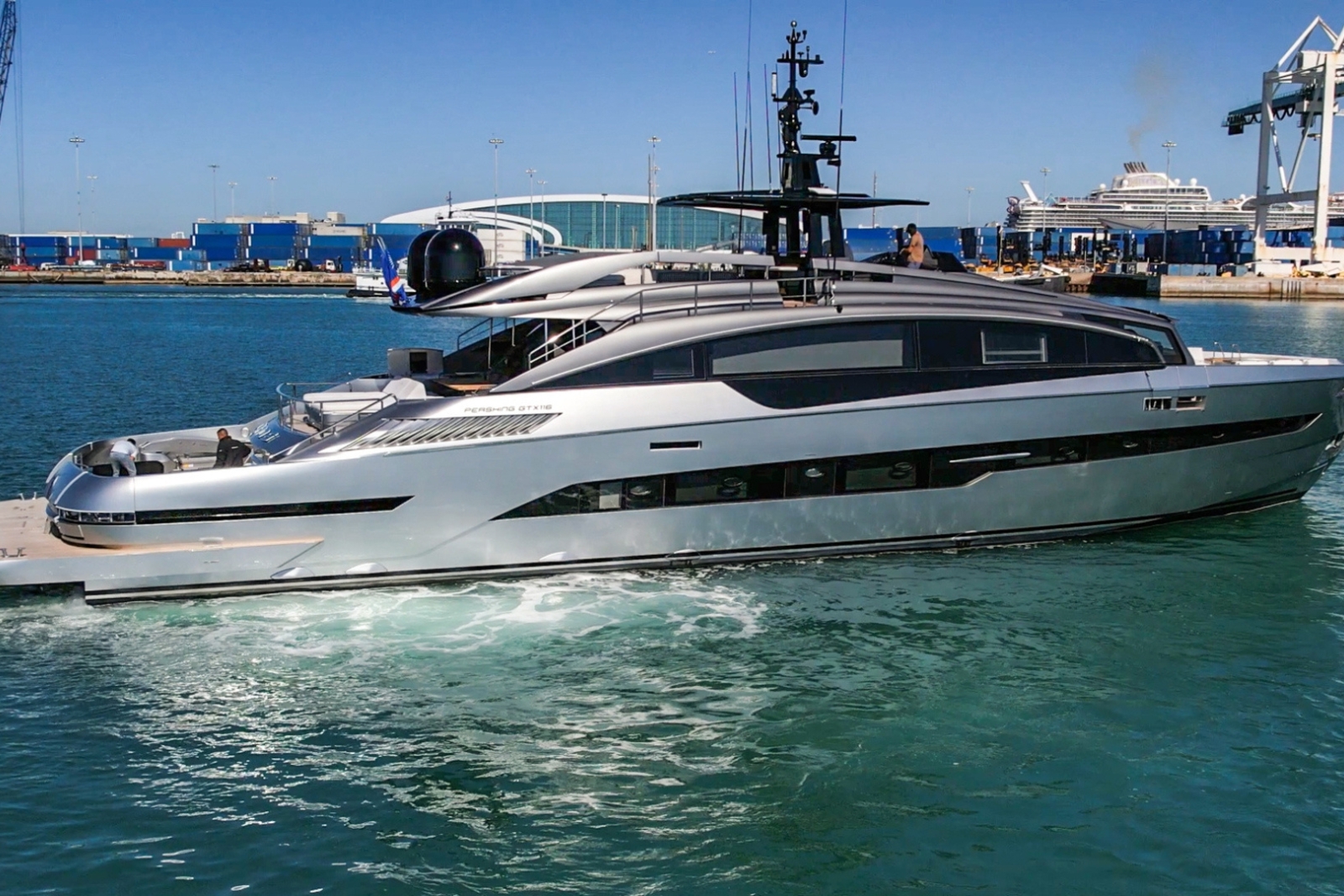 116' Pershing GTX yacht charter Miami photo 2