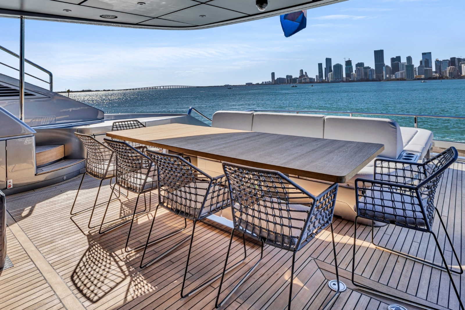 116' Pershing GTX yacht charter Miami photo 7