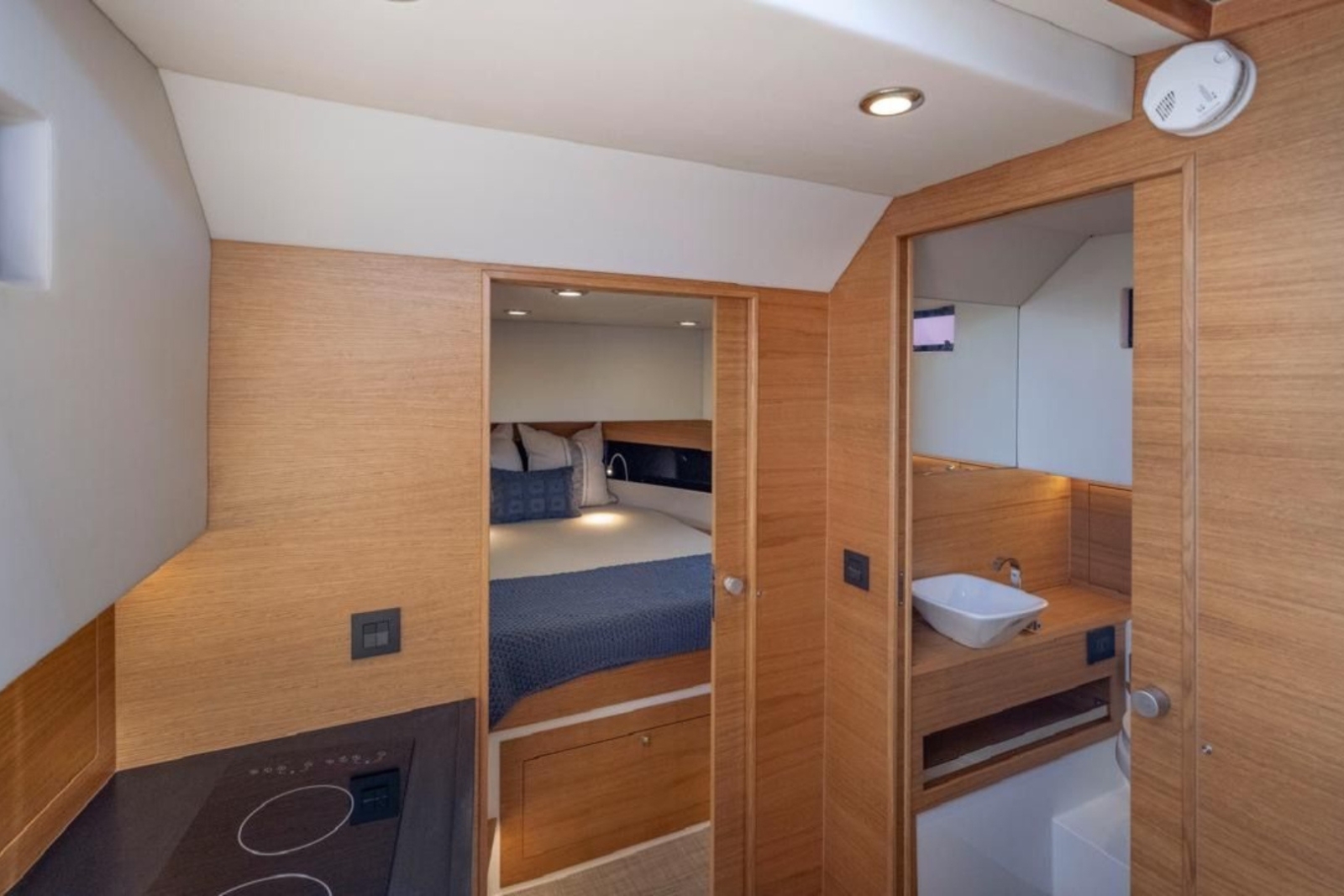 42' De Antonio yacht charter Miami photo 8