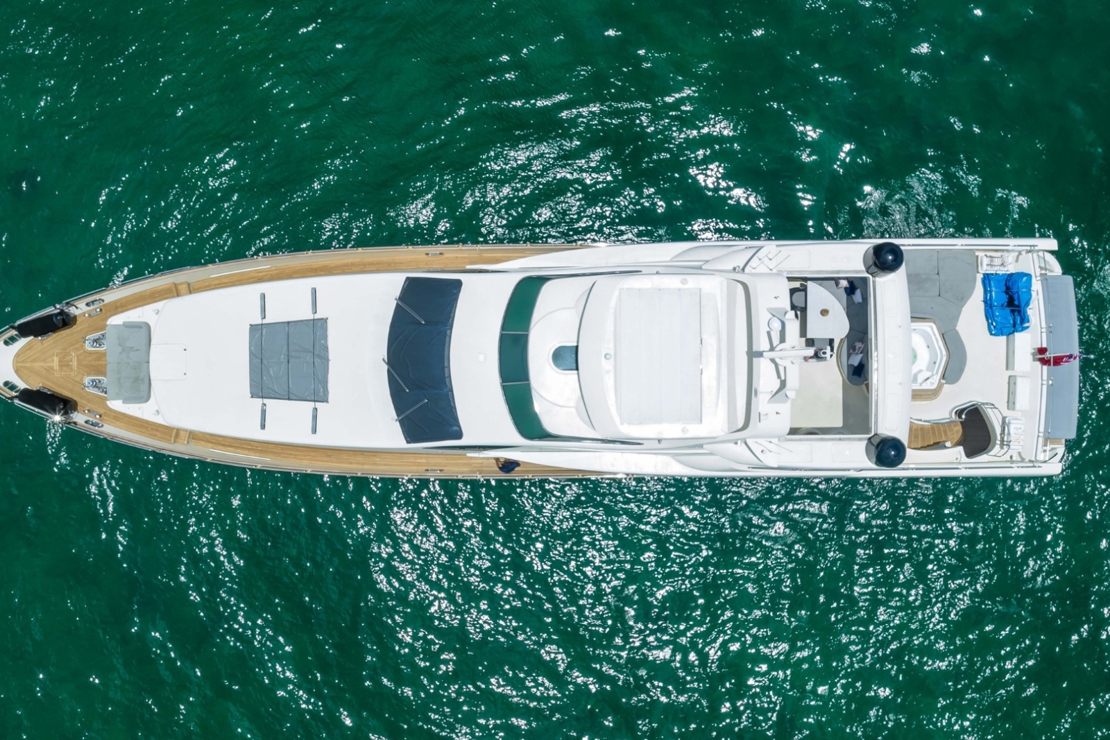 116' Azimut yacht charter Miami photo 2
