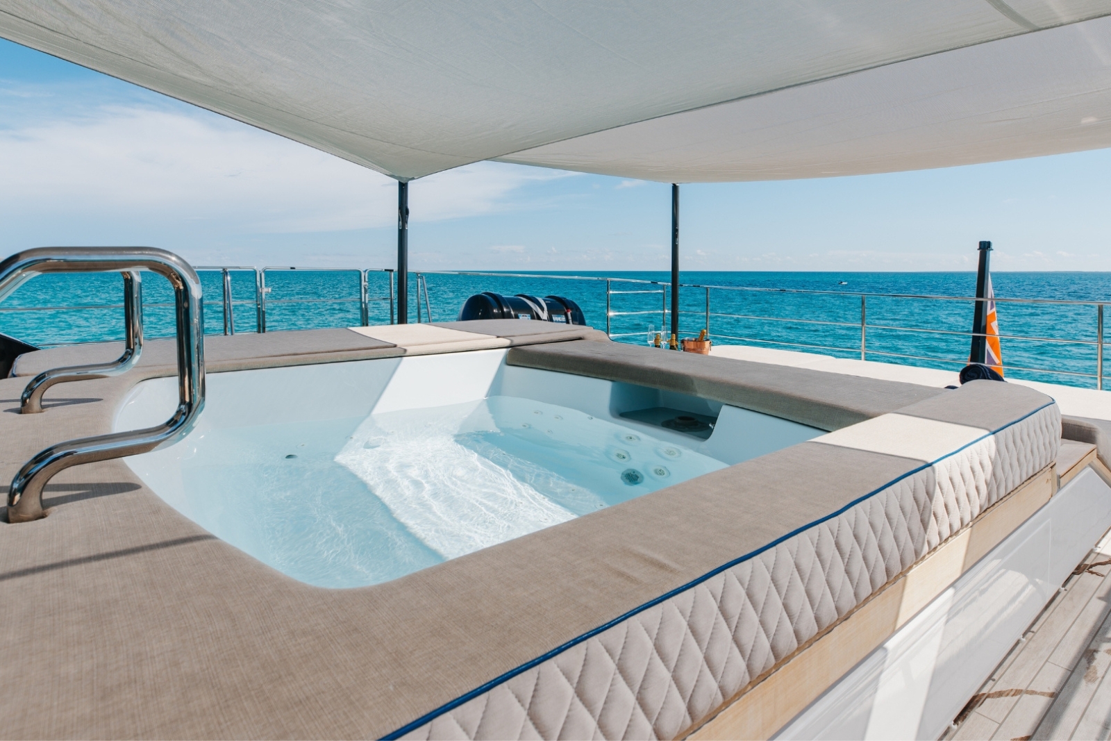 120' Custom Line yacht charter Miami photo 5