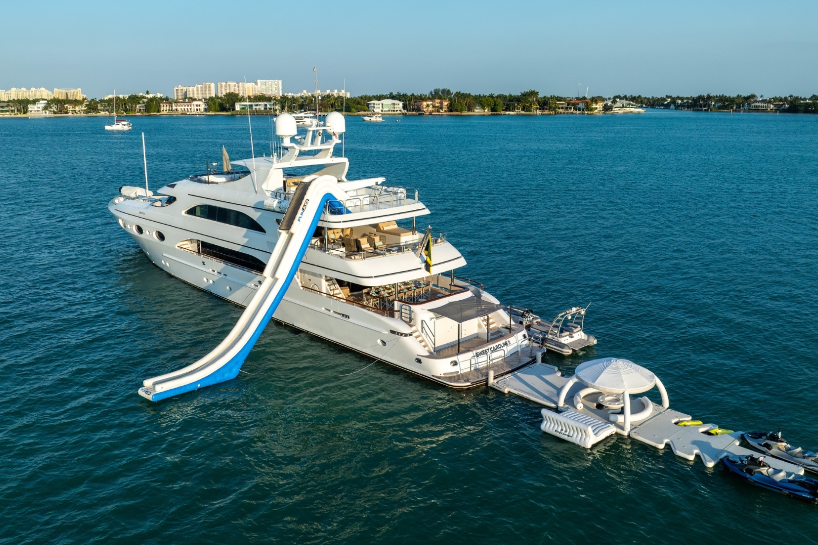 177' Trind yacht charter Miami photo 2