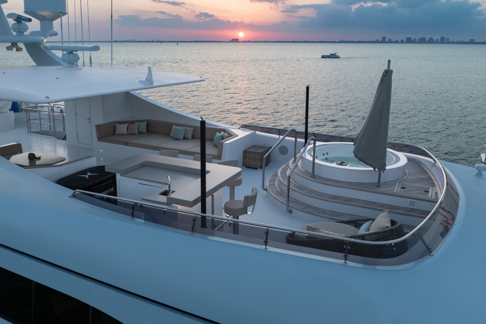 177' Trind yacht charter Miami photo 8