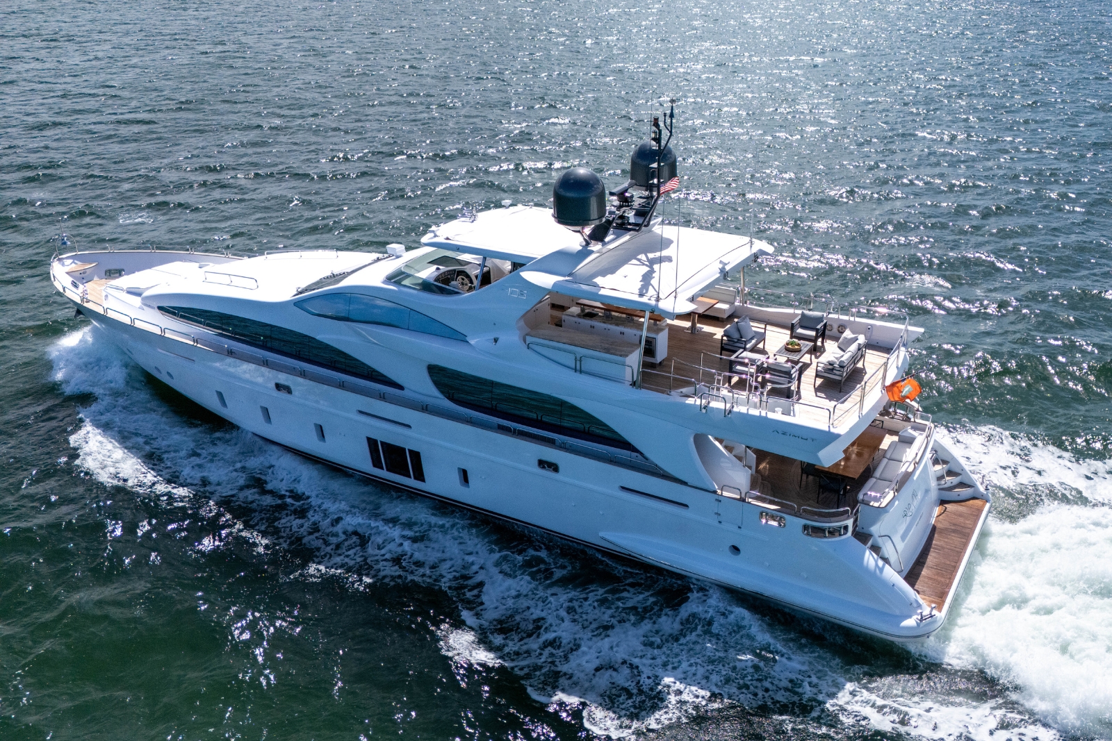 105' Azimut D yacht charter Miami photo 3