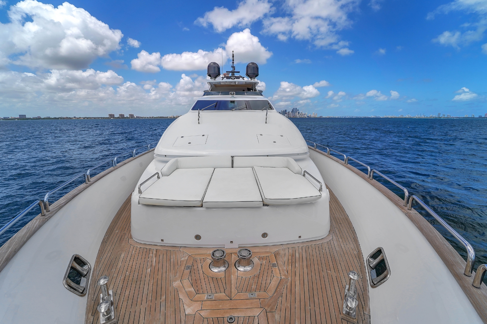 105' Azimut D yacht charter Miami photo 5
