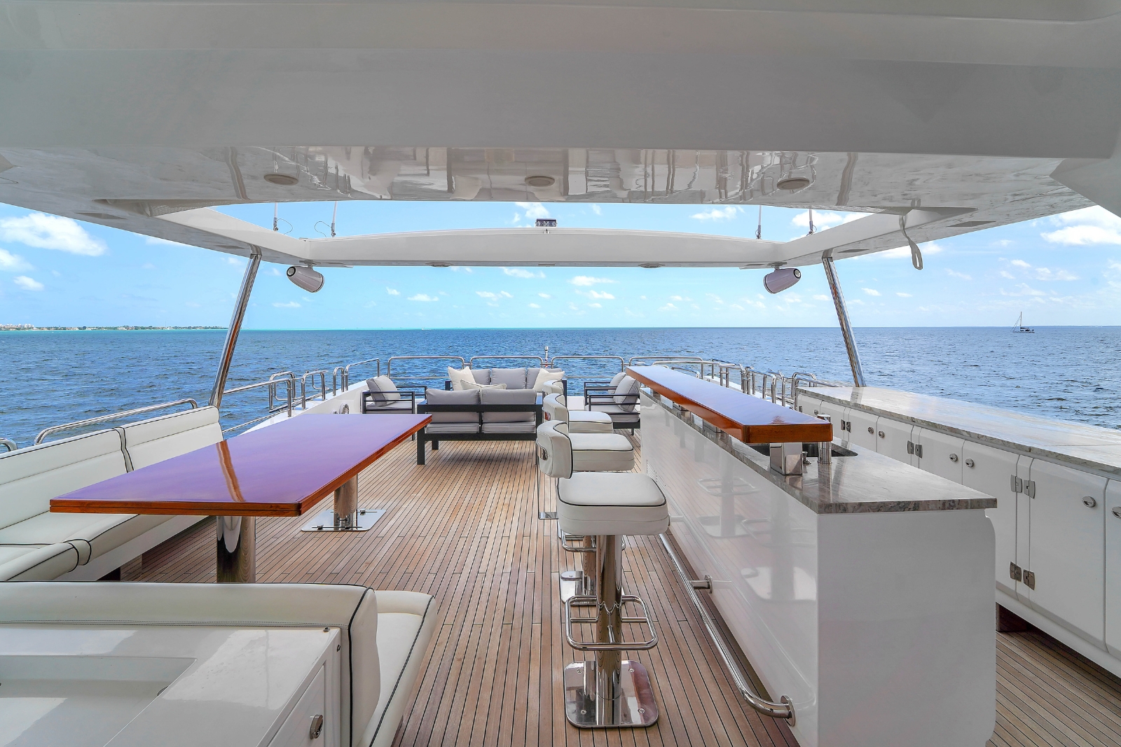 105' Azimut D yacht charter Miami photo 6
