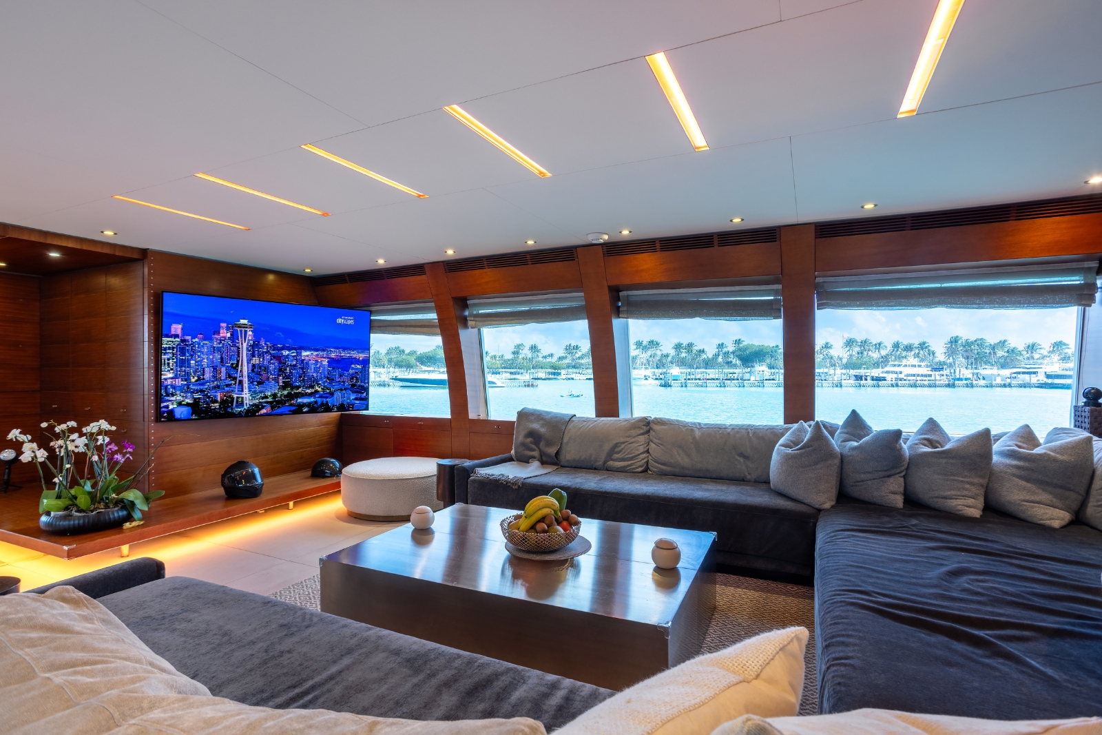 135' Baglietto yacht charter Miami photo 5