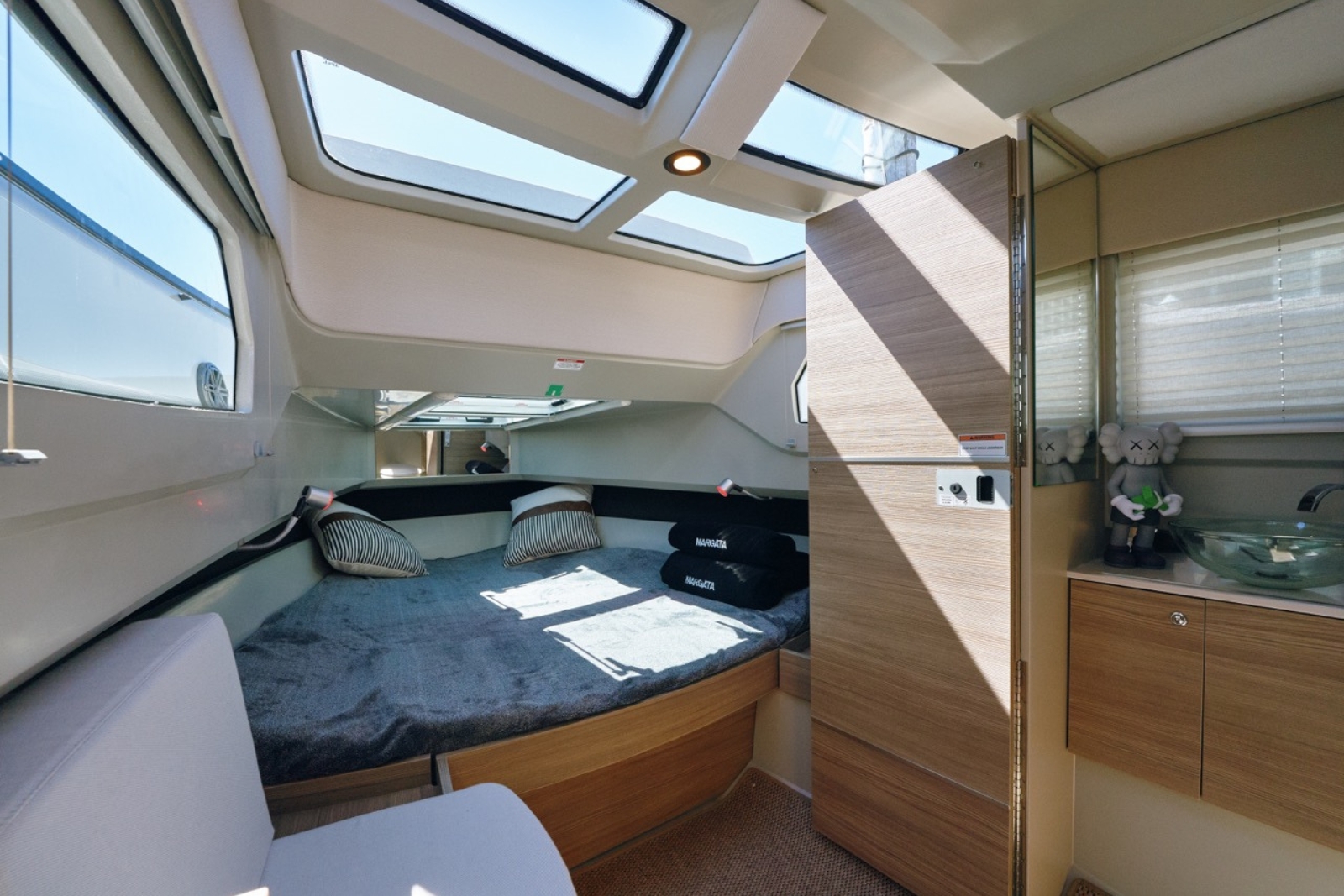 32' Sax 2024 yacht charter Miami photo 7