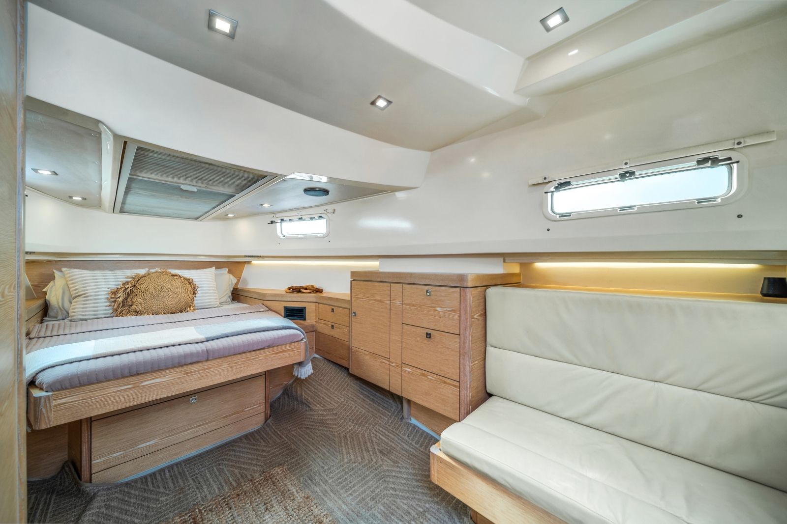 40' Fjord yacht charter Miami photo 5