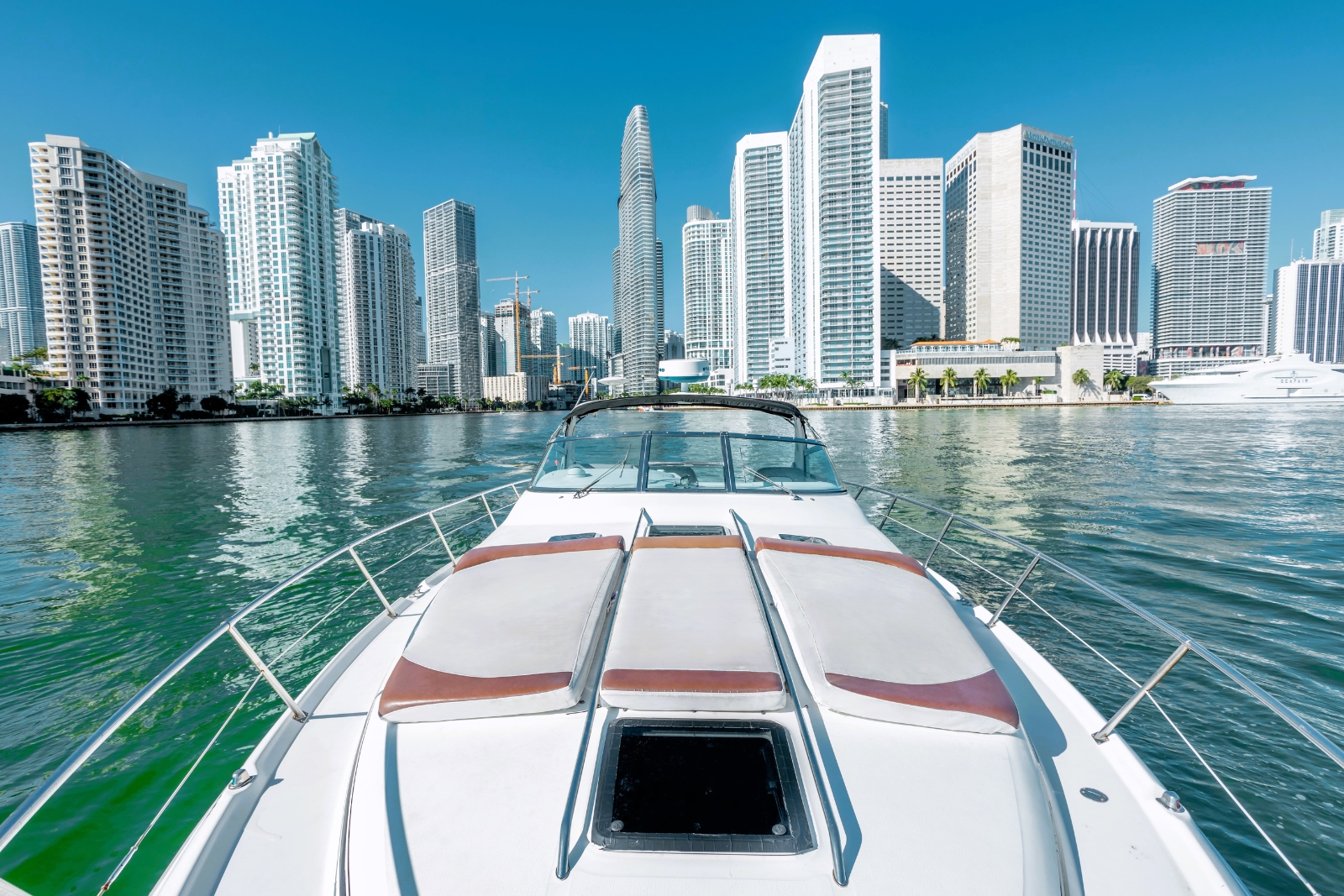 42' Sea Ray yacht charter Miami photo 3