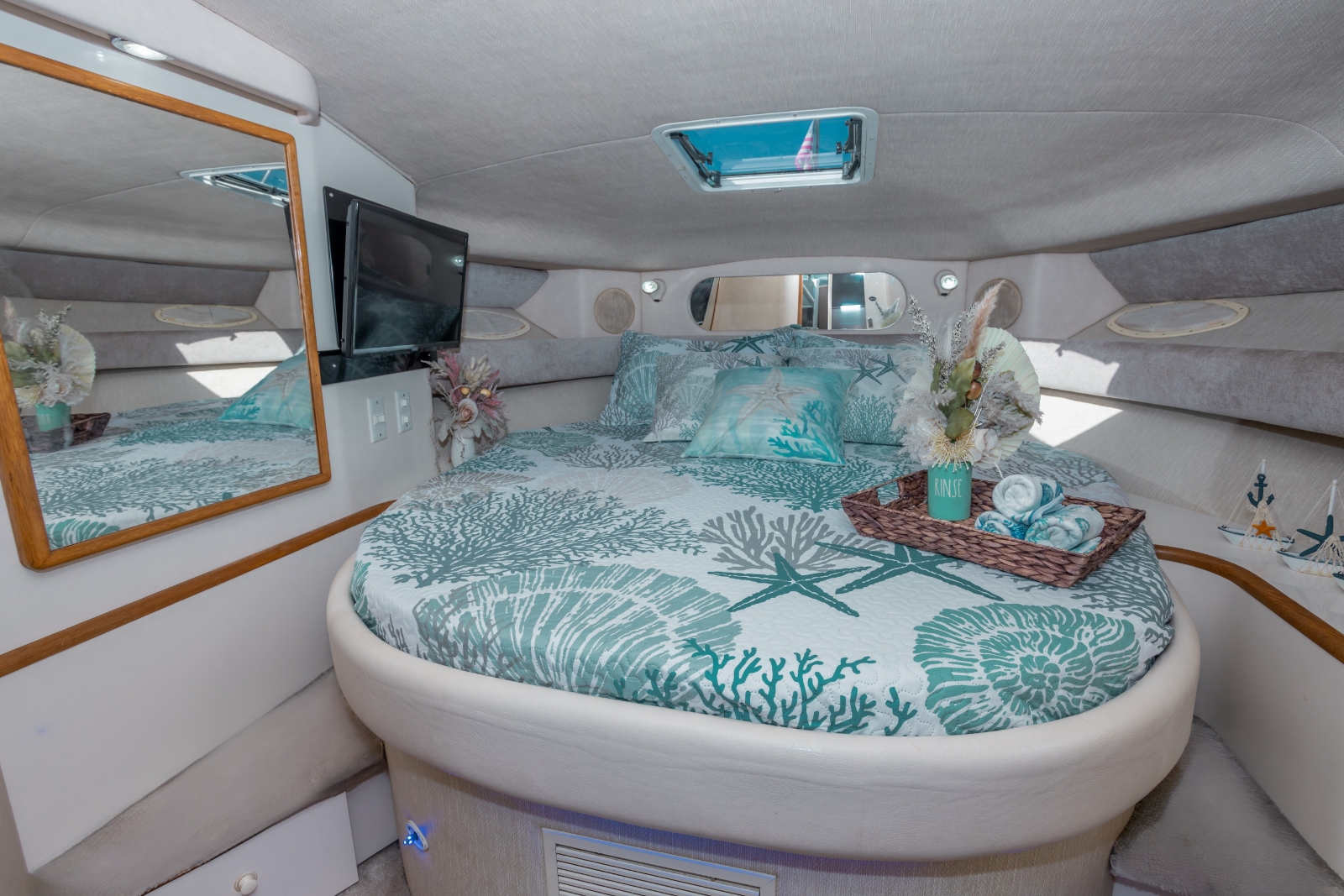 42' Sea Ray yacht charter Miami photo 7