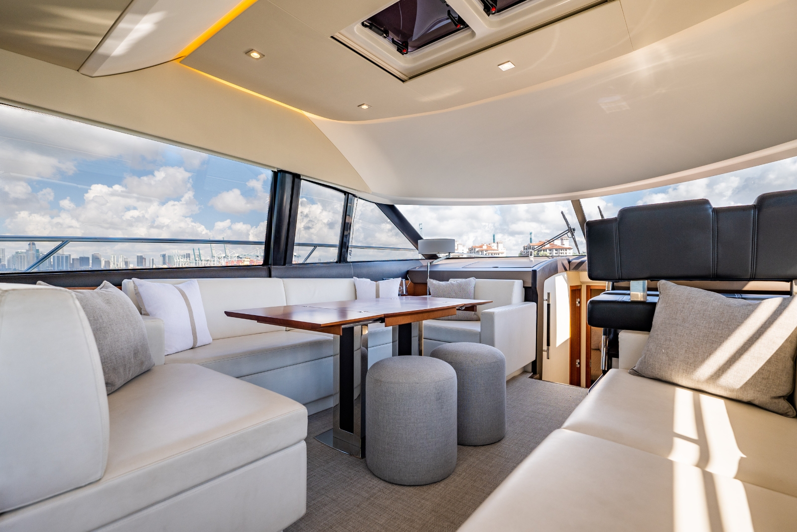 52' Prestige E yacht charter Miami photo 4