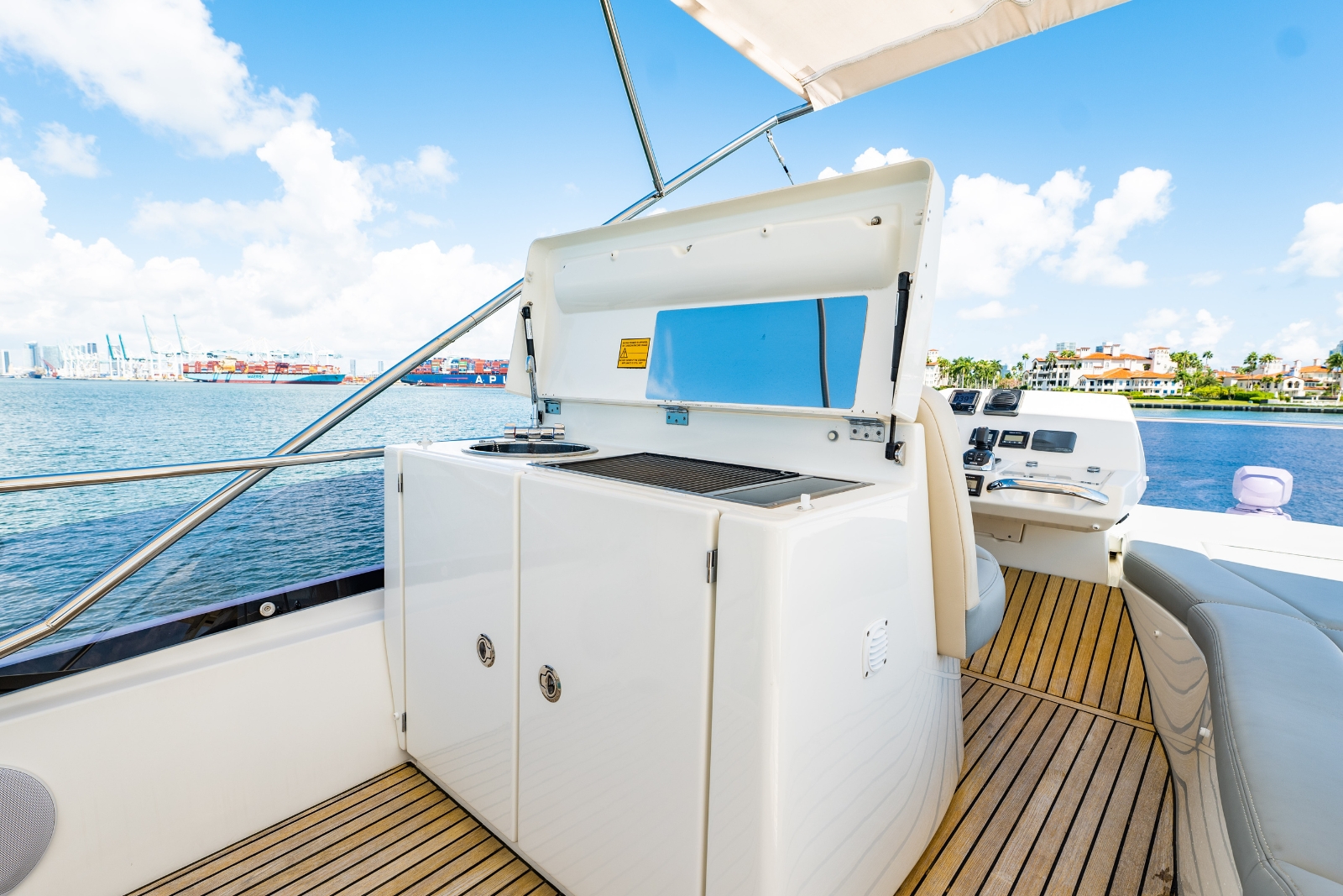 52' Prestige E yacht charter Miami photo 5