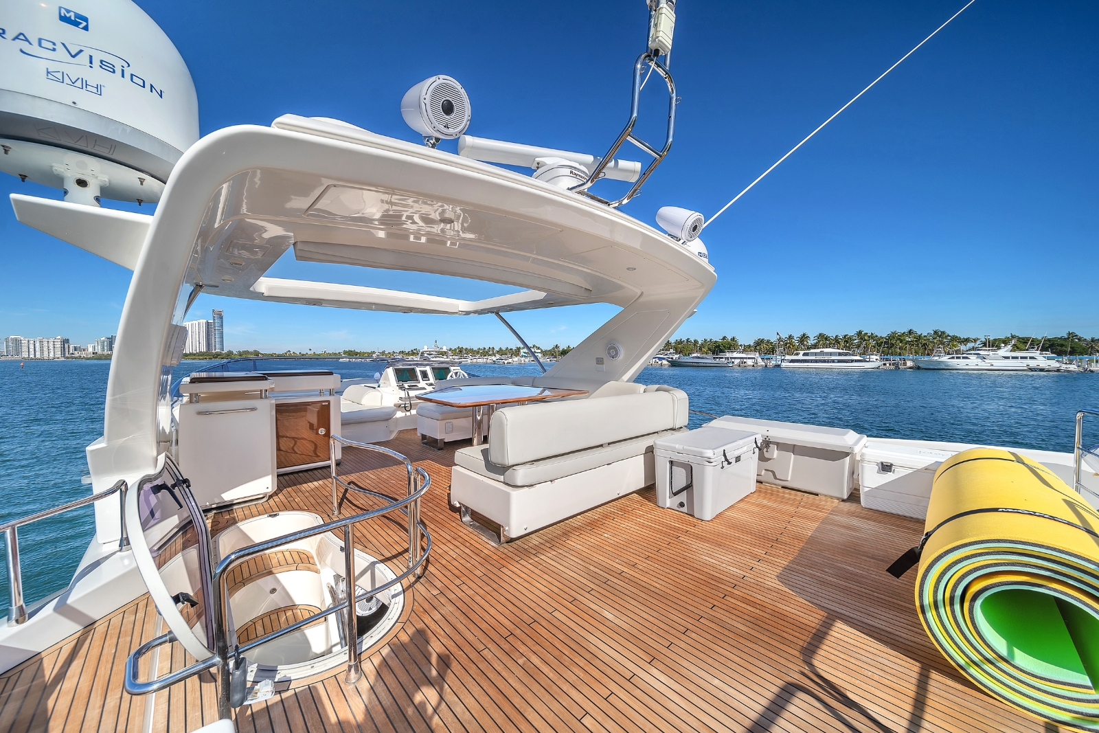 70' Azimut L2 yacht charter Miami photo 3