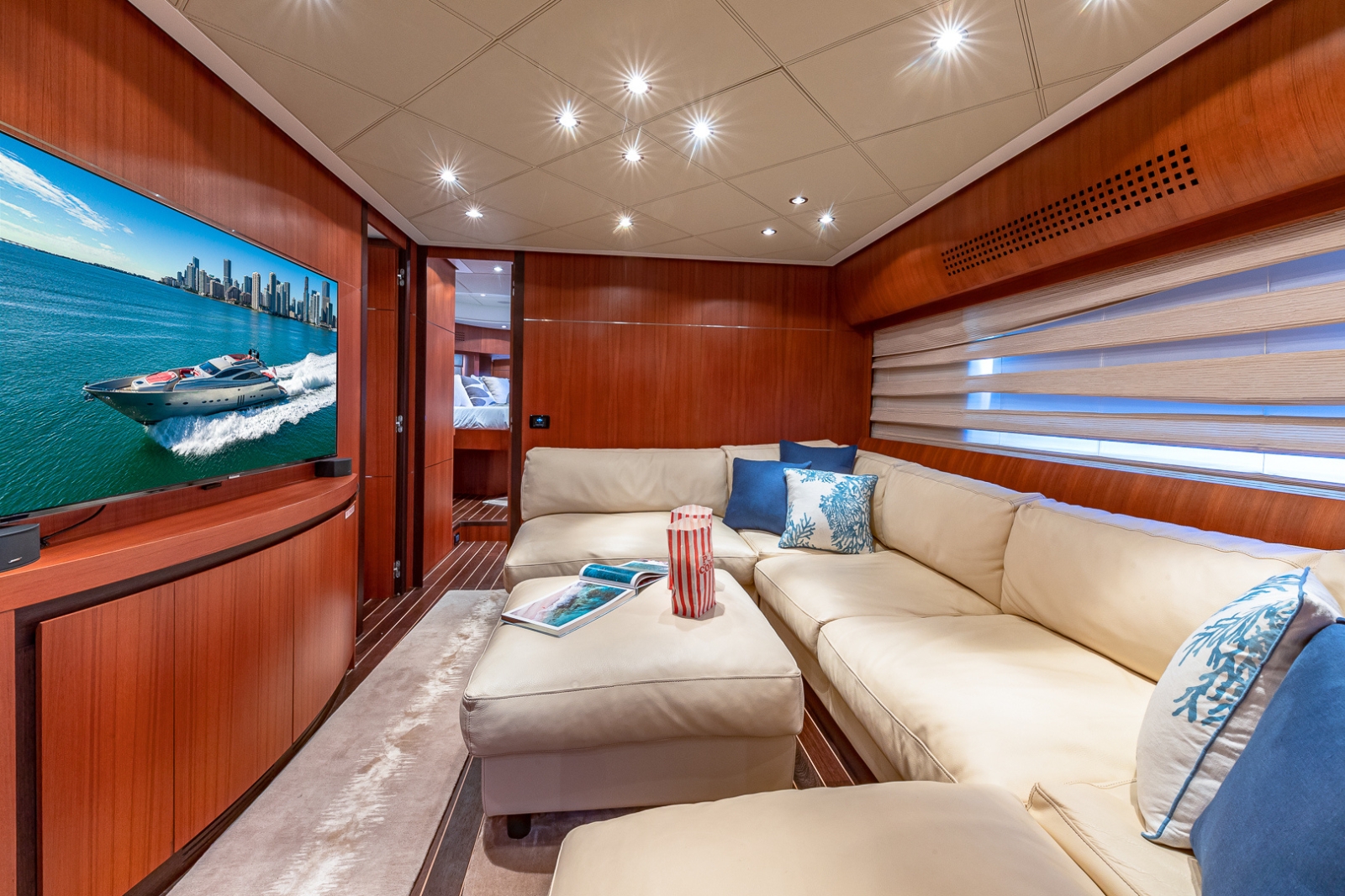 90' Pershing yacht charter Miami photo 7