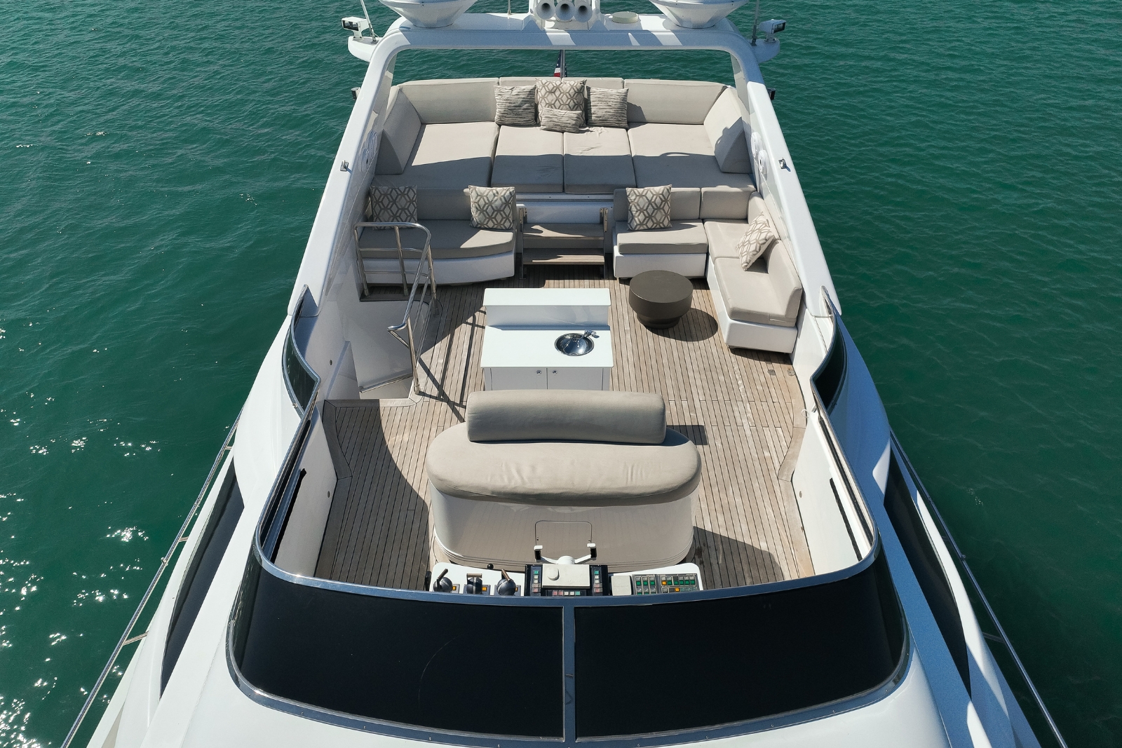 105' Carp yacht charter Miami photo 4