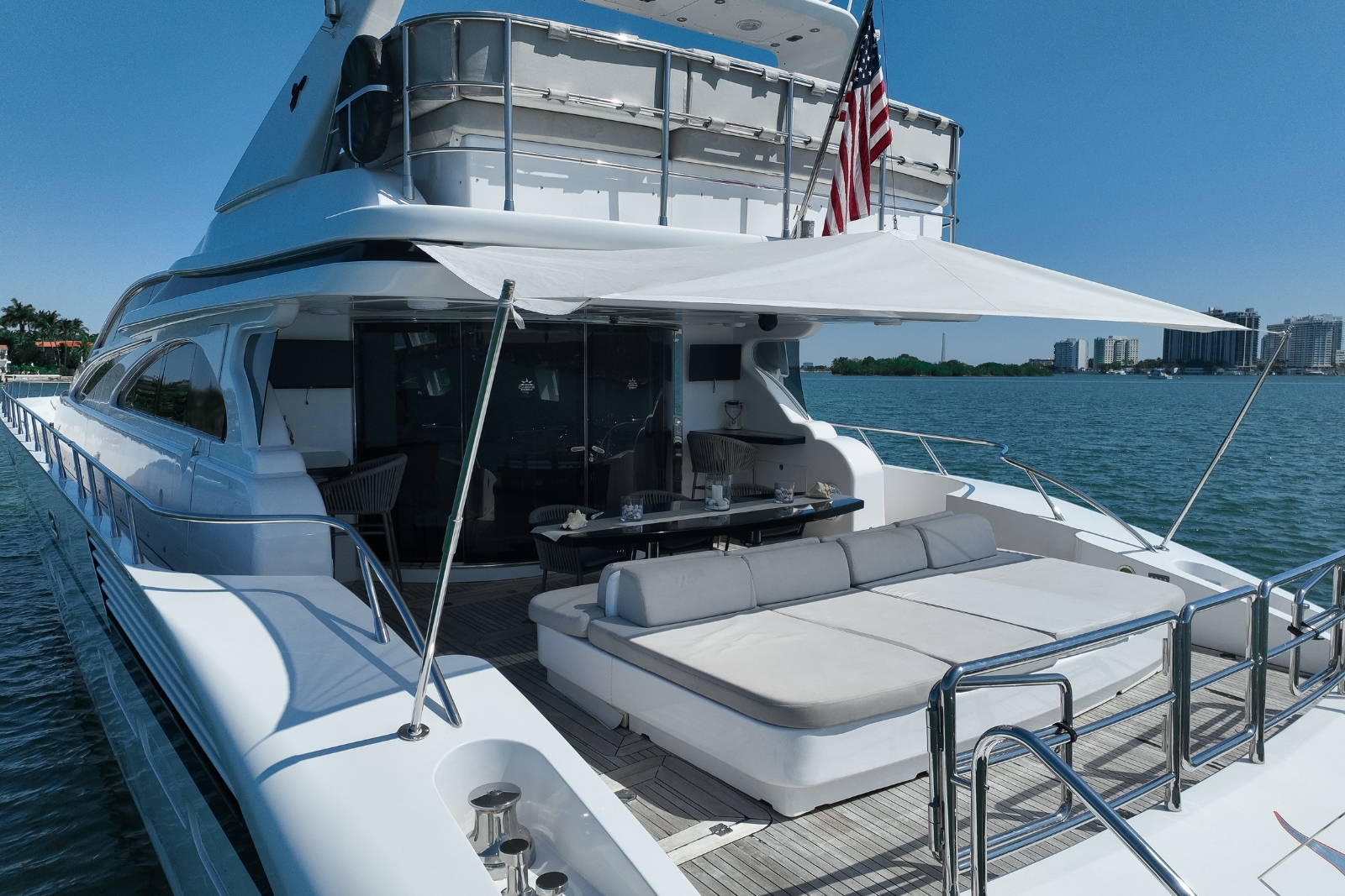 105' Carp yacht charter Miami photo 6