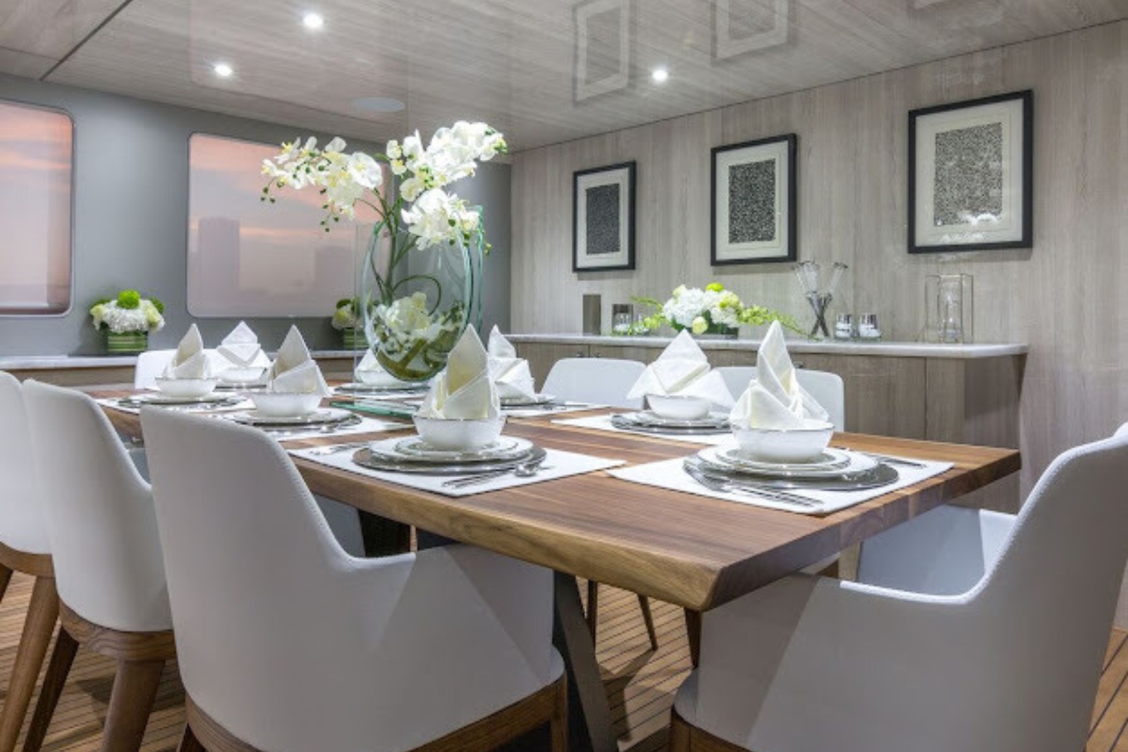 110' Horizon yacht charter Miami photo 6