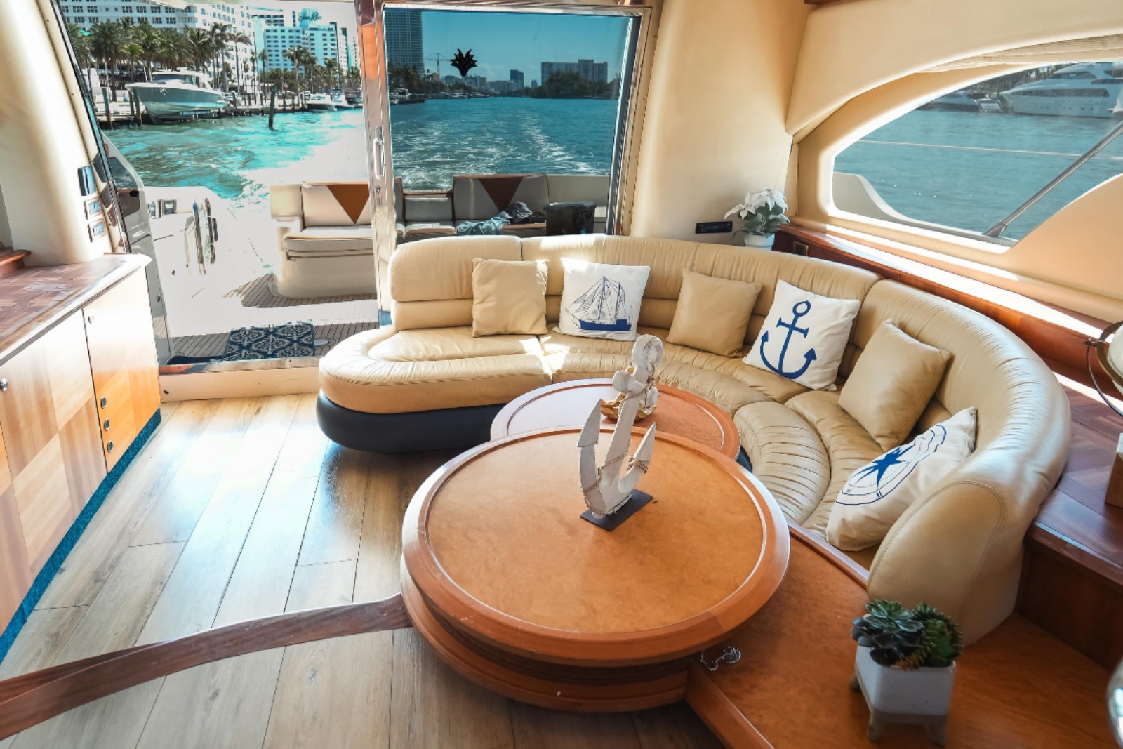 60' Shed V yacht charter Miami photo 2