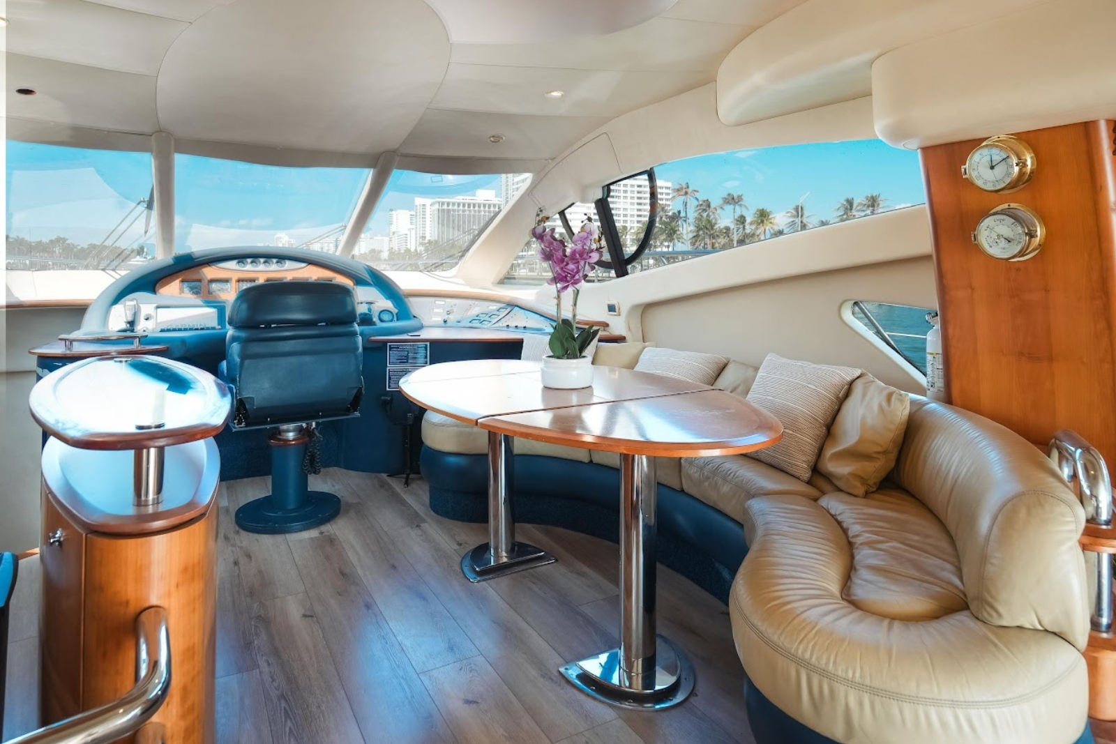 60' Shed V yacht charter Miami photo 3