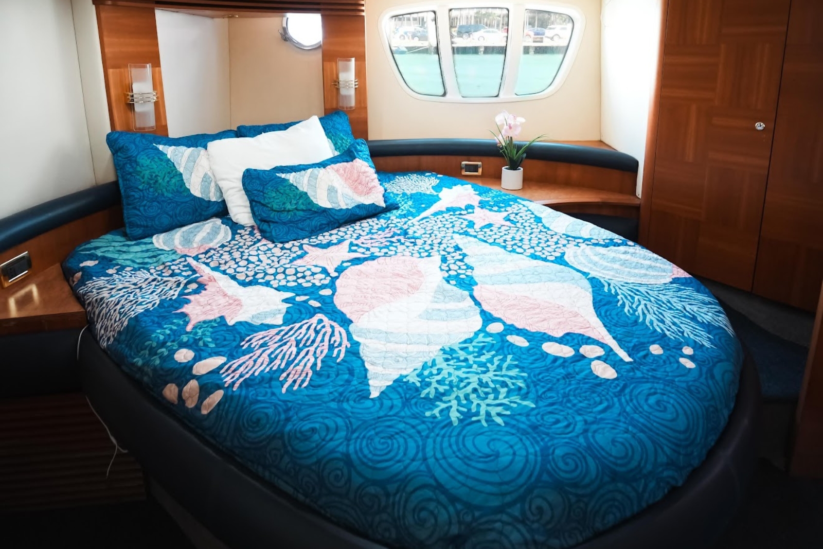 60' Shed V yacht charter Miami photo 6