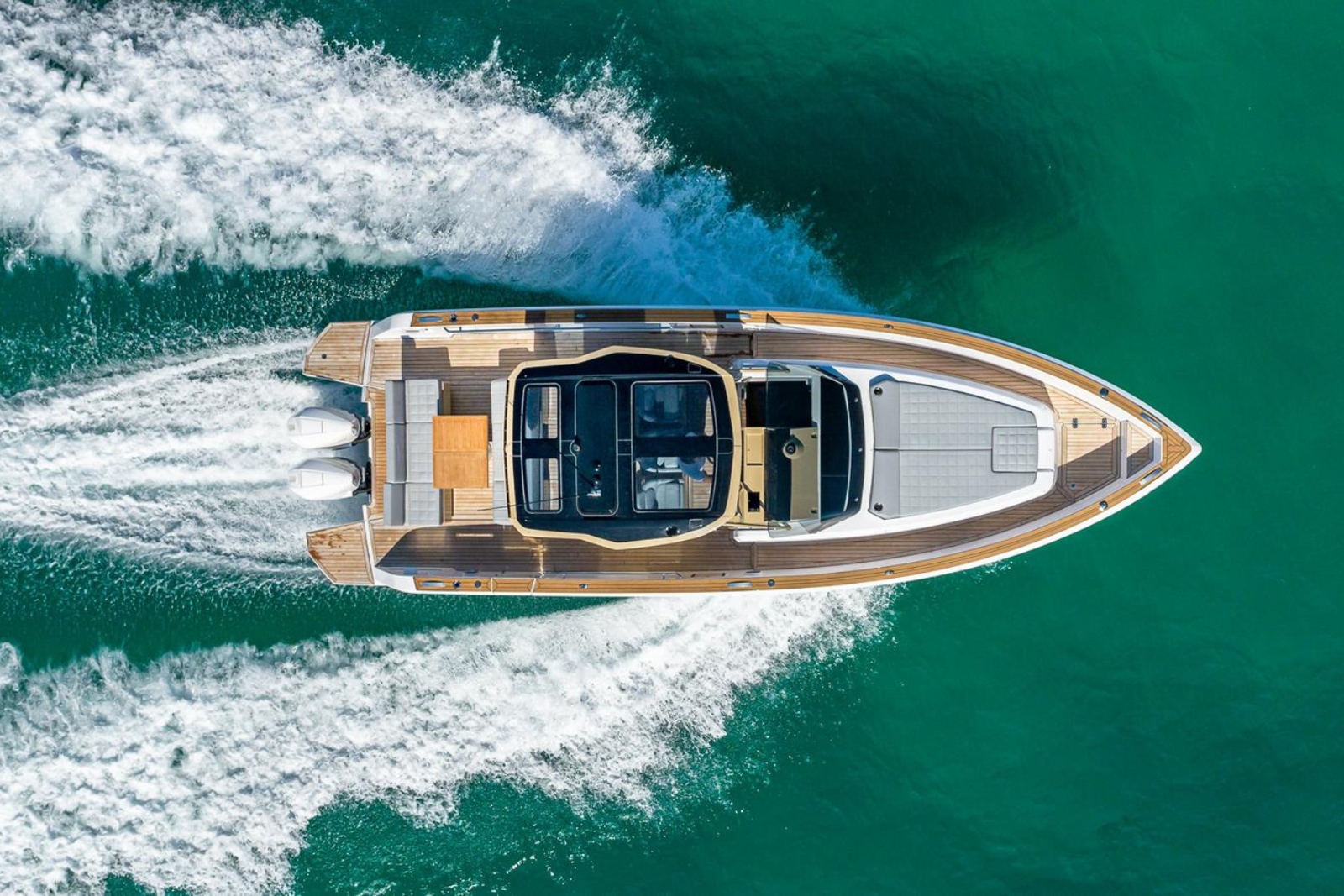 38' Pardo 2022 yacht charter Miami photo 3