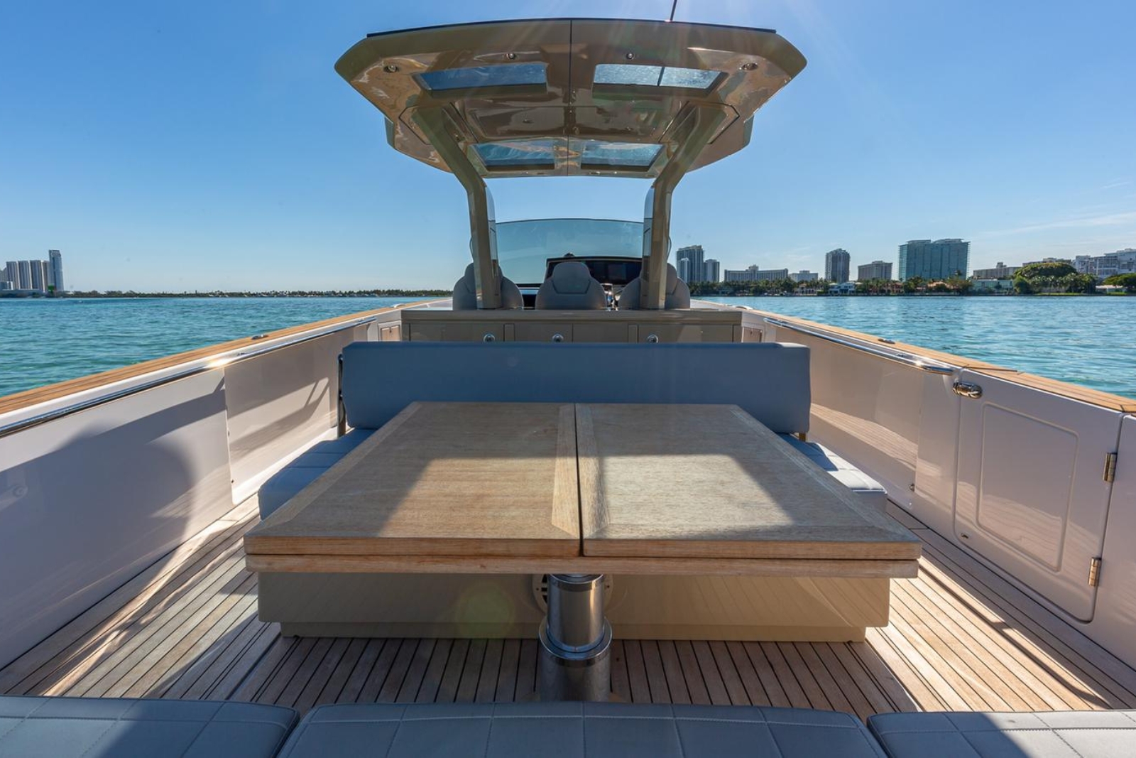 38' Pardo 2022 yacht charter Miami photo 4