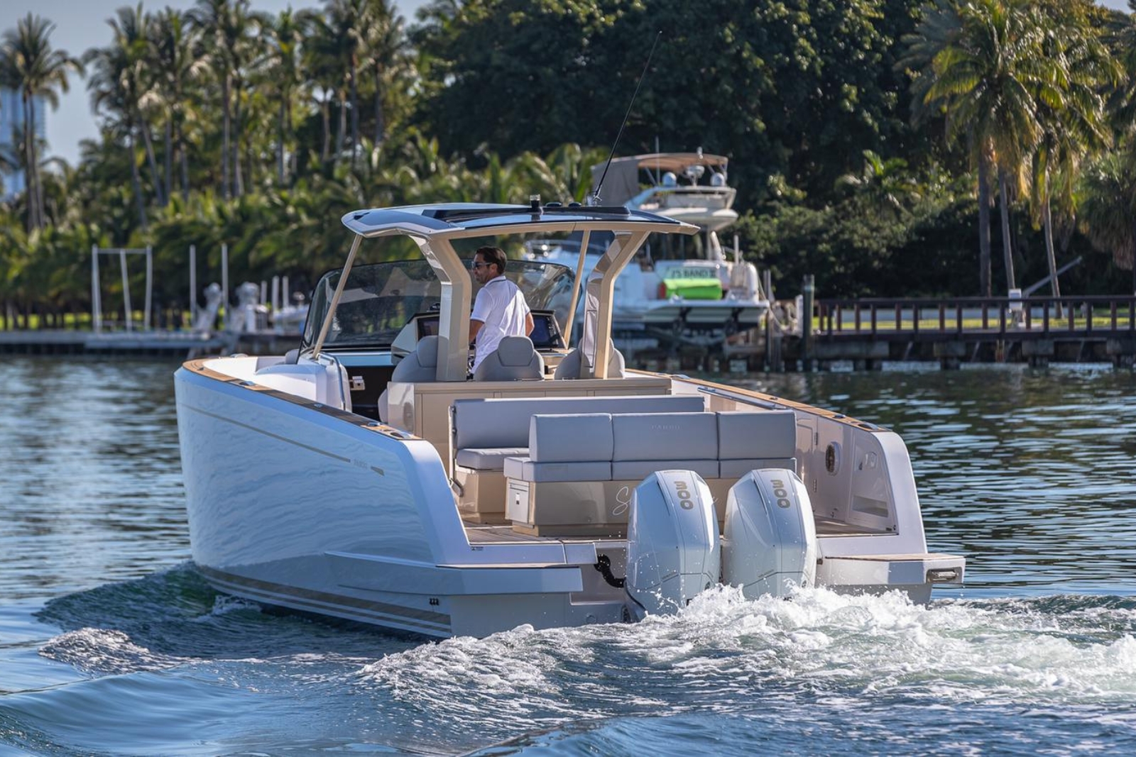 38' Pardo 2022 yacht charter Miami photo 5