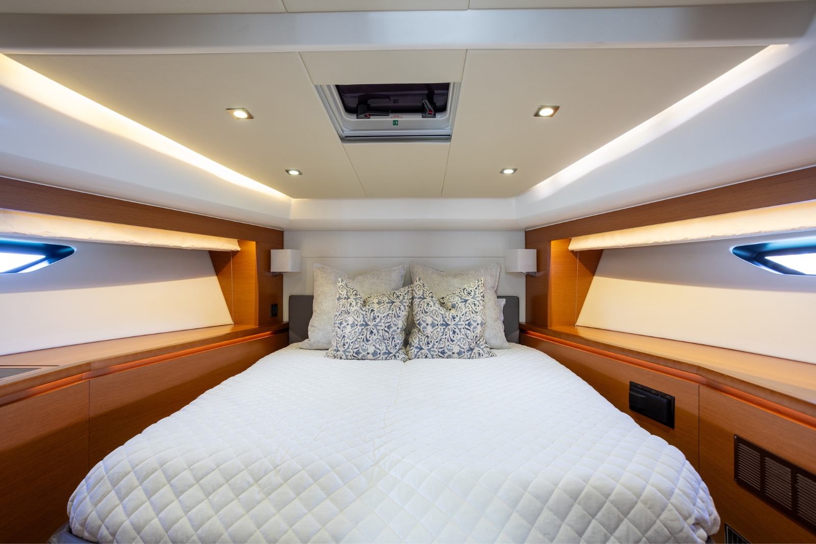 55' Prestige Venetian yacht charter Miami photo 5