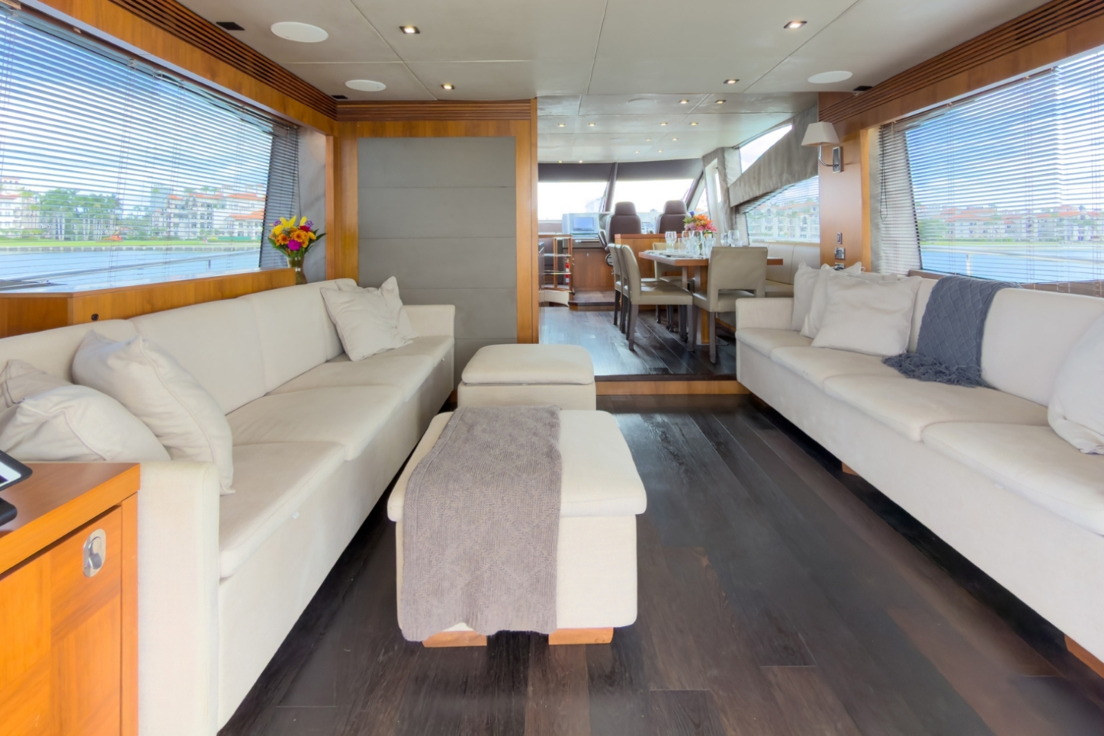 80' Sunseeker D yacht charter Miami photo 6