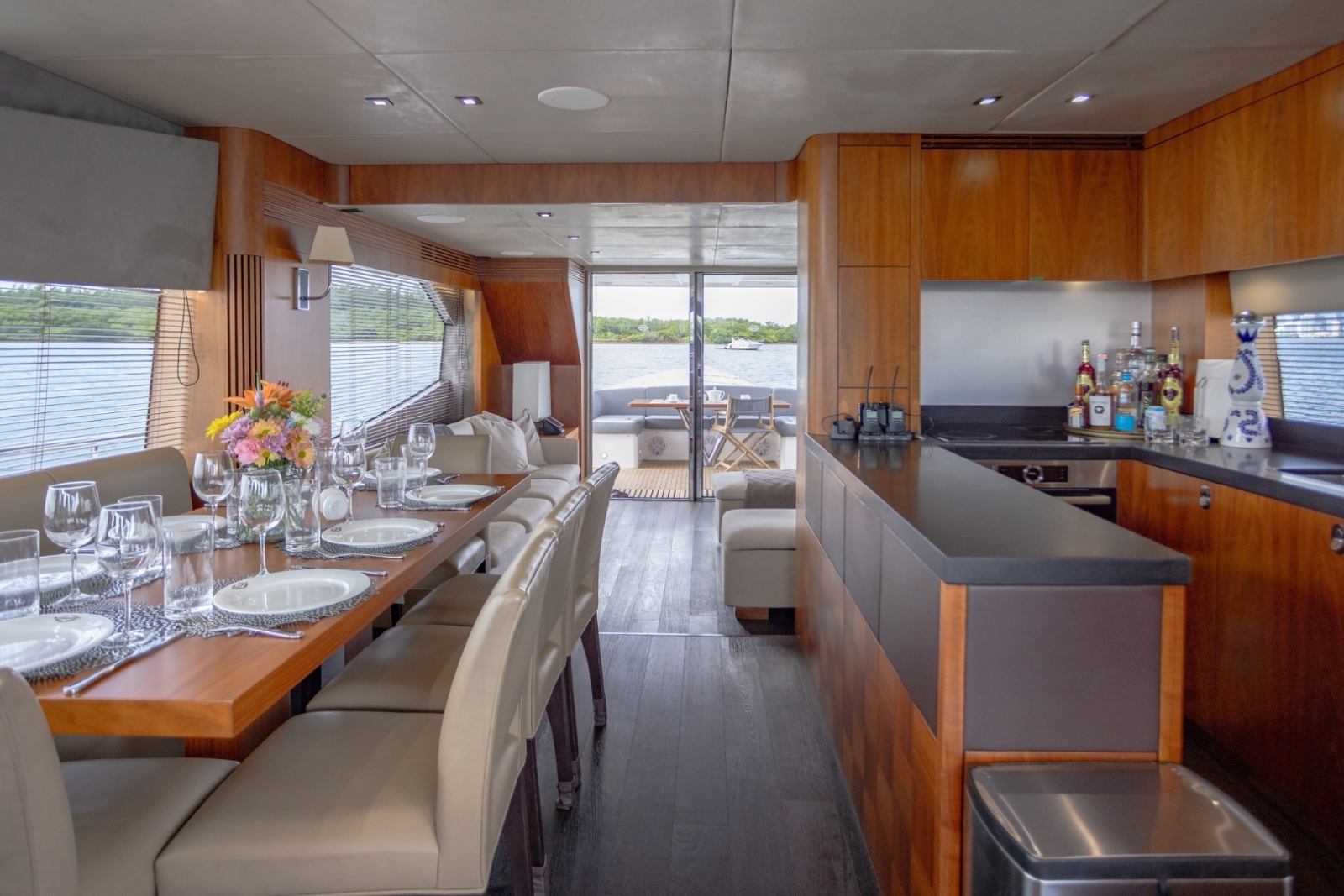 80' Sunseeker D yacht charter Miami photo 8